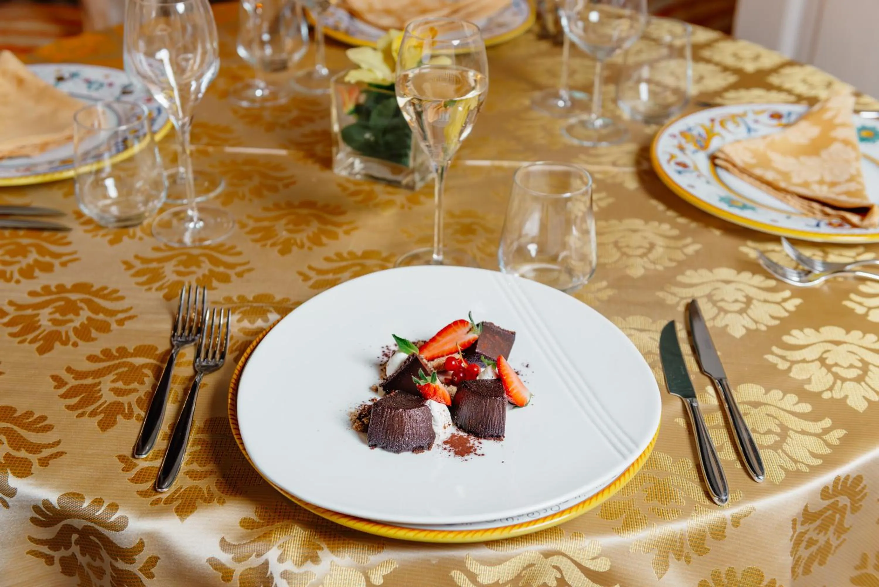 Restaurant/places to eat in Hotel Due Palme