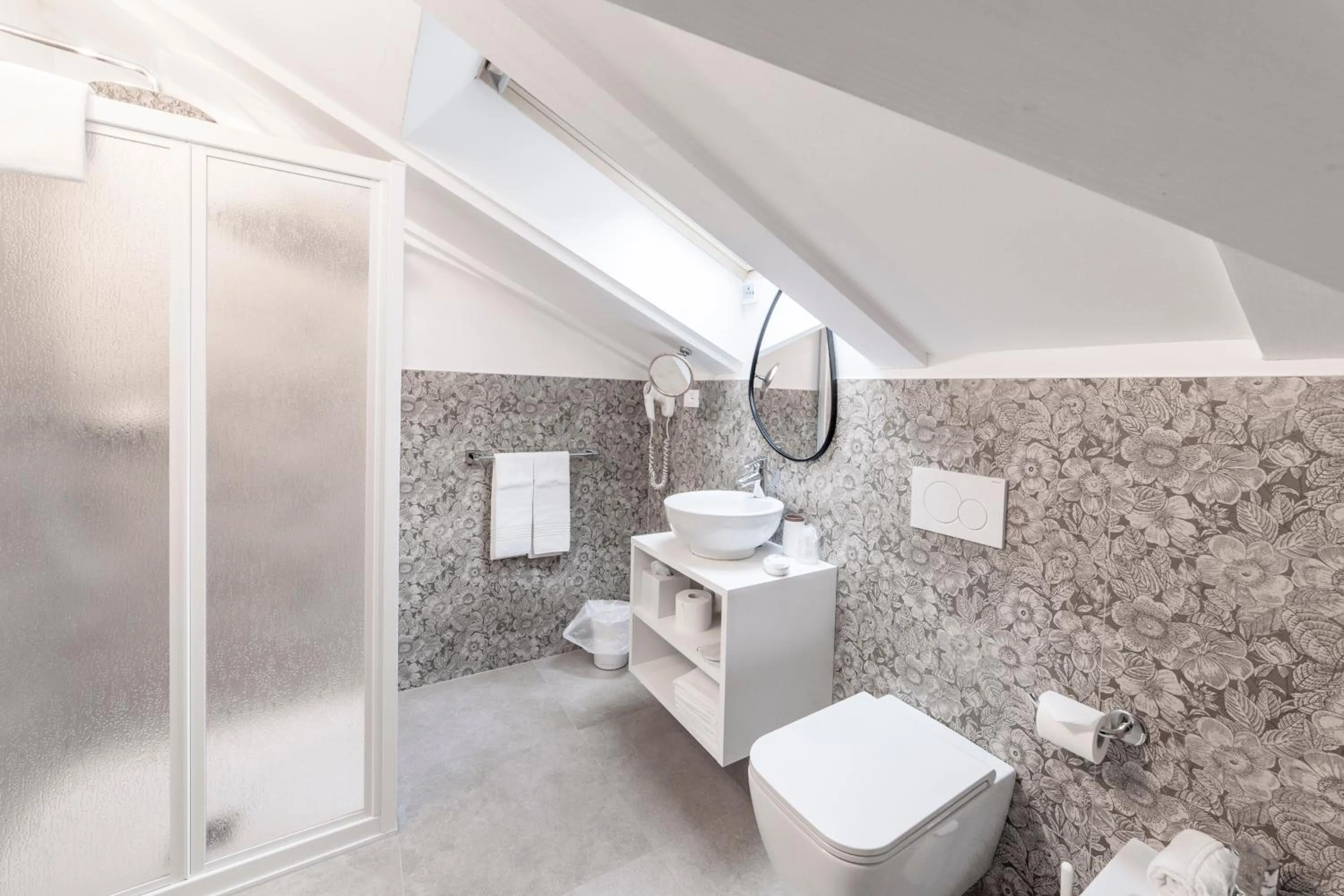 Shower in Hotel Due Palme