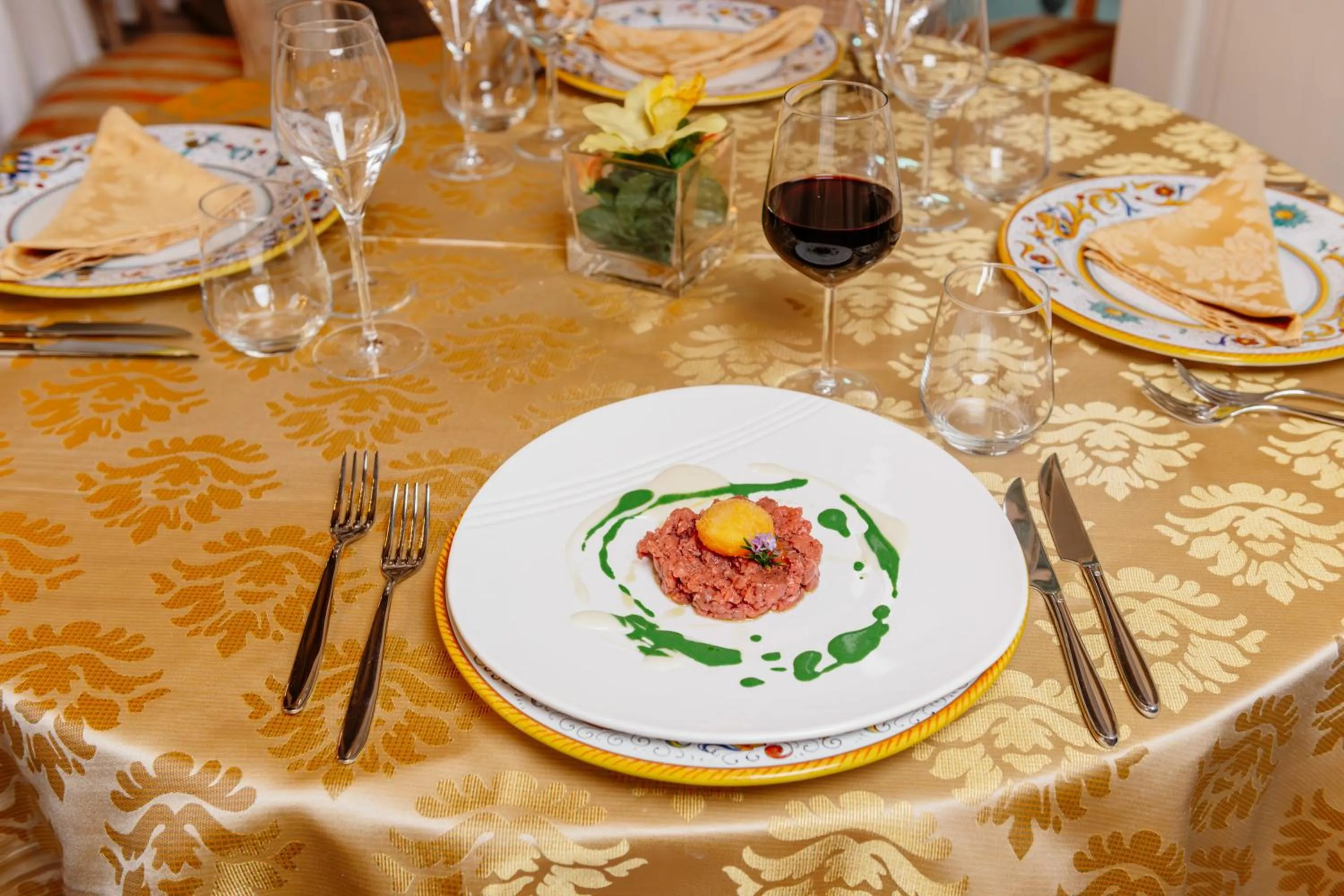 Restaurant/places to eat in Hotel Due Palme