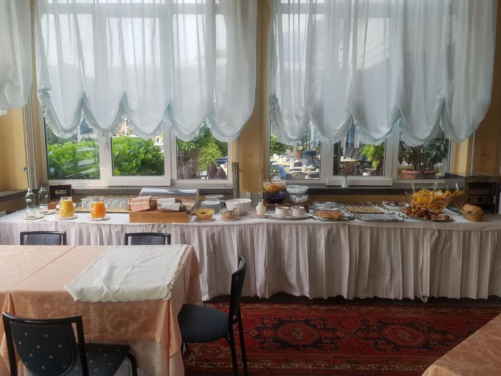 Buffet breakfast in Hotel Due Palme