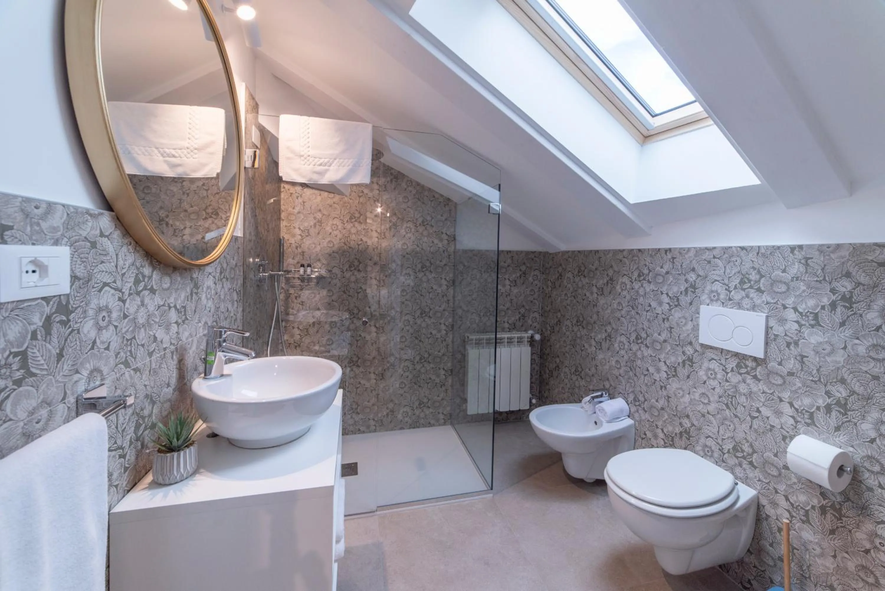 Shower in Hotel Due Palme