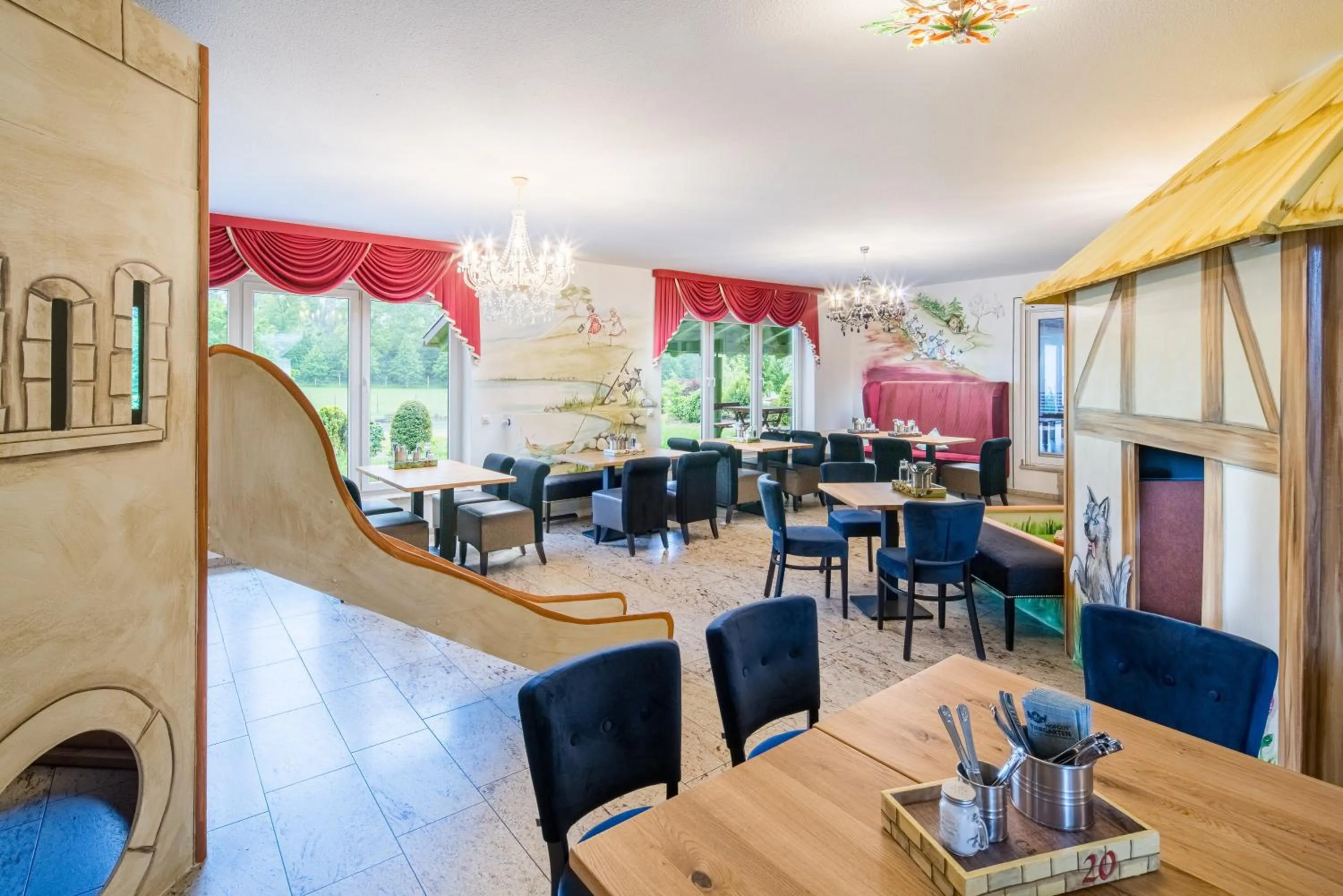 Restaurant/places to eat in Hotel Hofgut Tiergarten