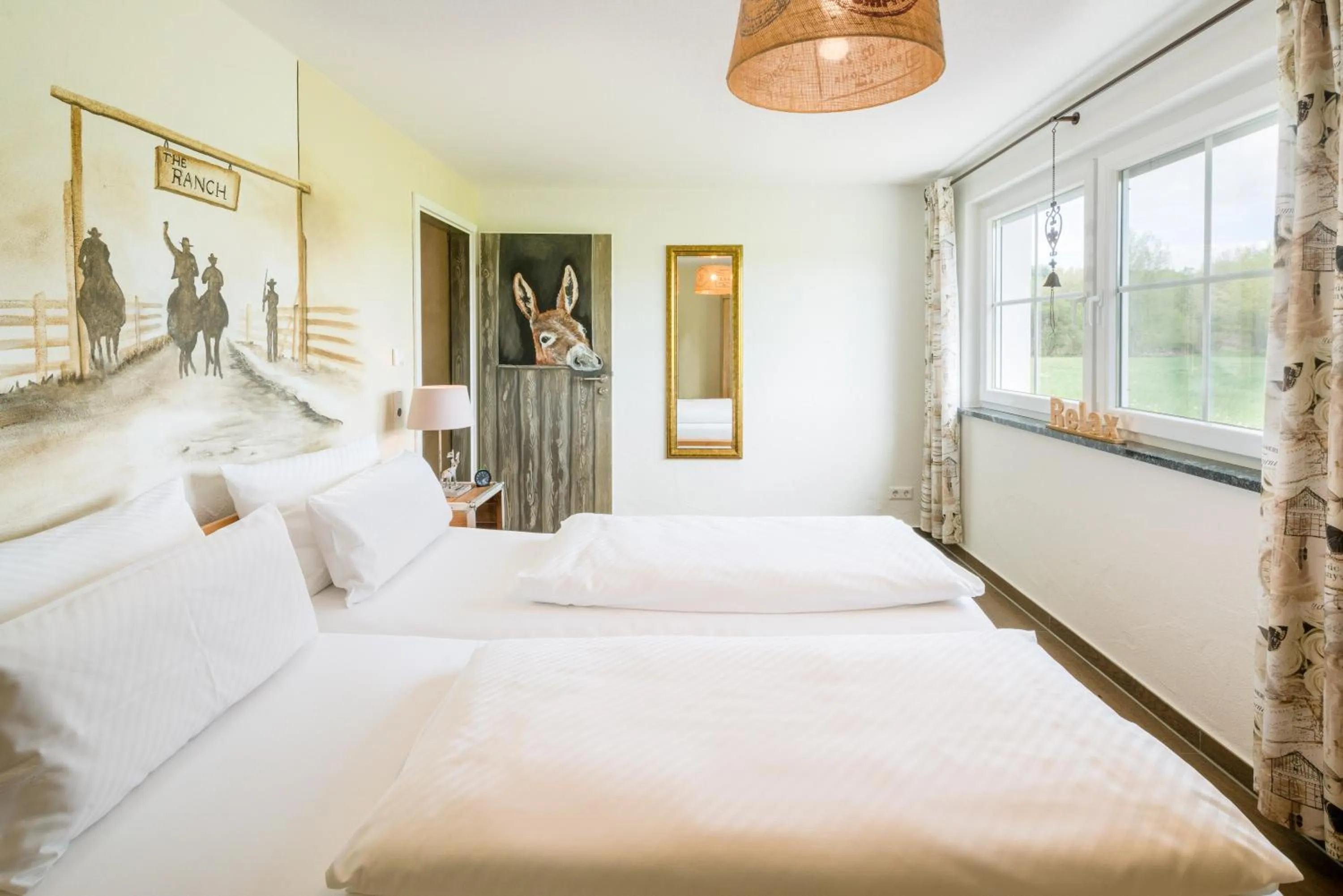 Bedroom, Bed in Hotel Hofgut Tiergarten