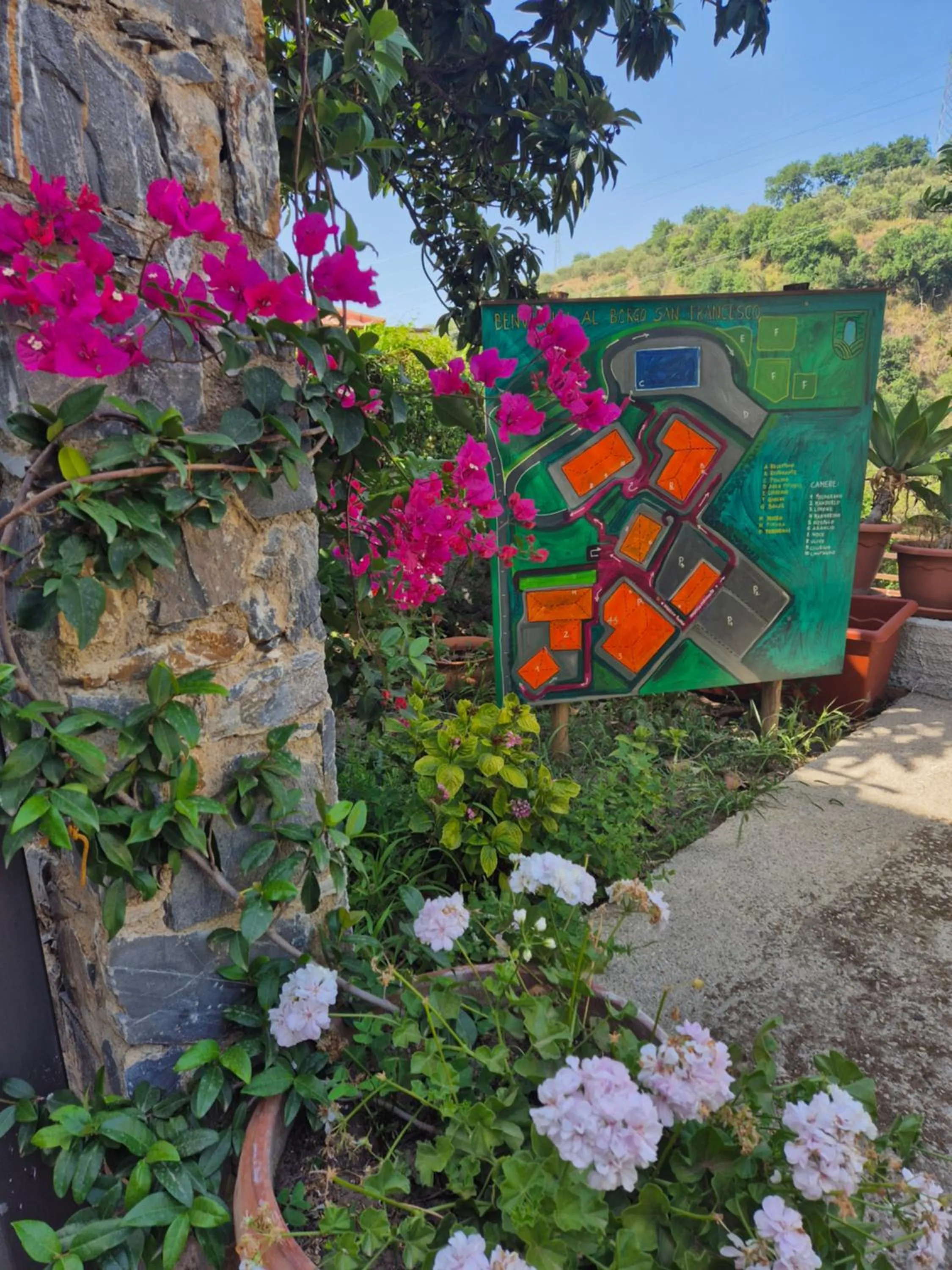 Property building in Borgo San Francesco