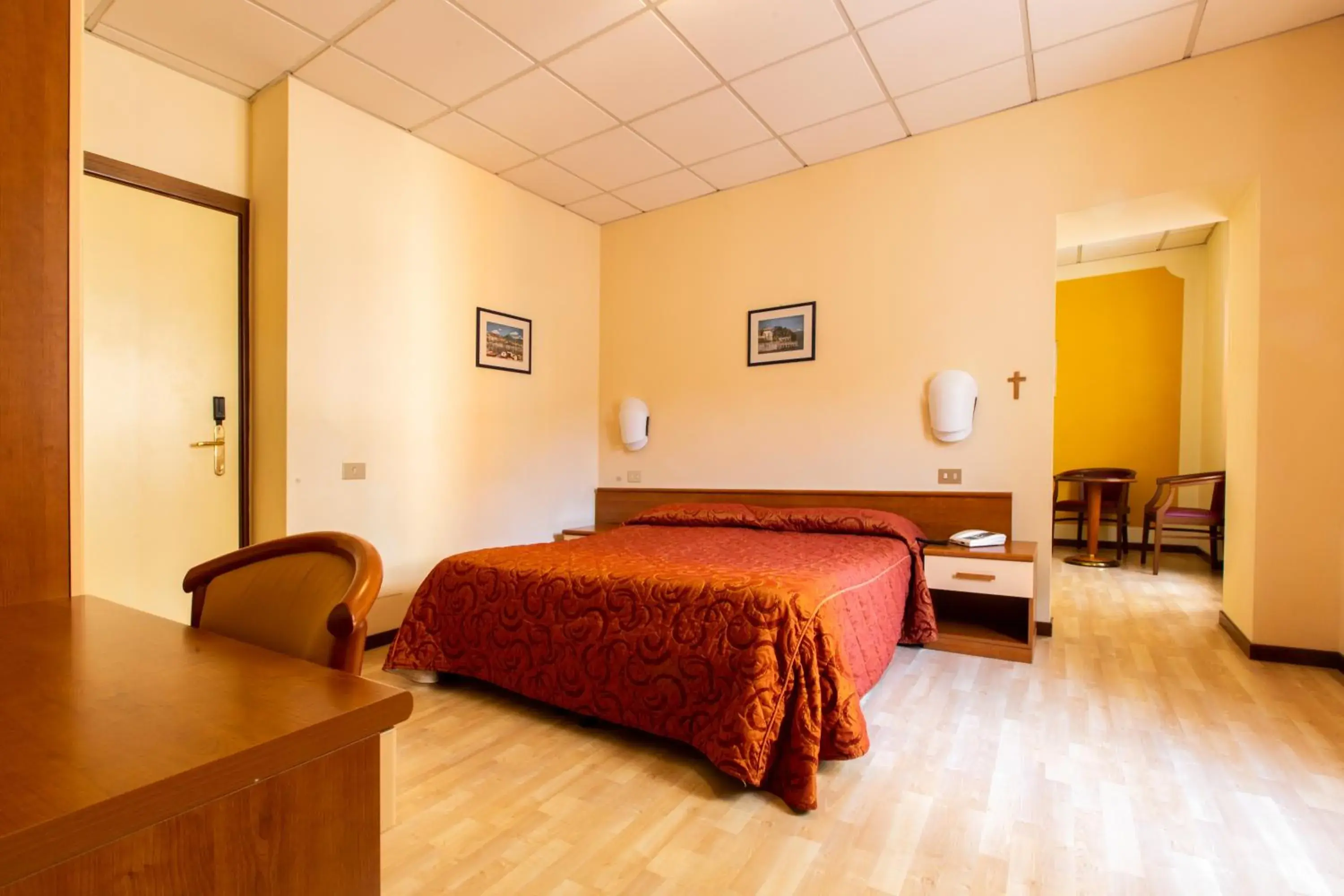 Standard Quadruple Room in Hotel Il Chiostro by LVG Hotel Collection Standard Quadruple Room in Hotel Il Chiostro by LVG Hotel Collection