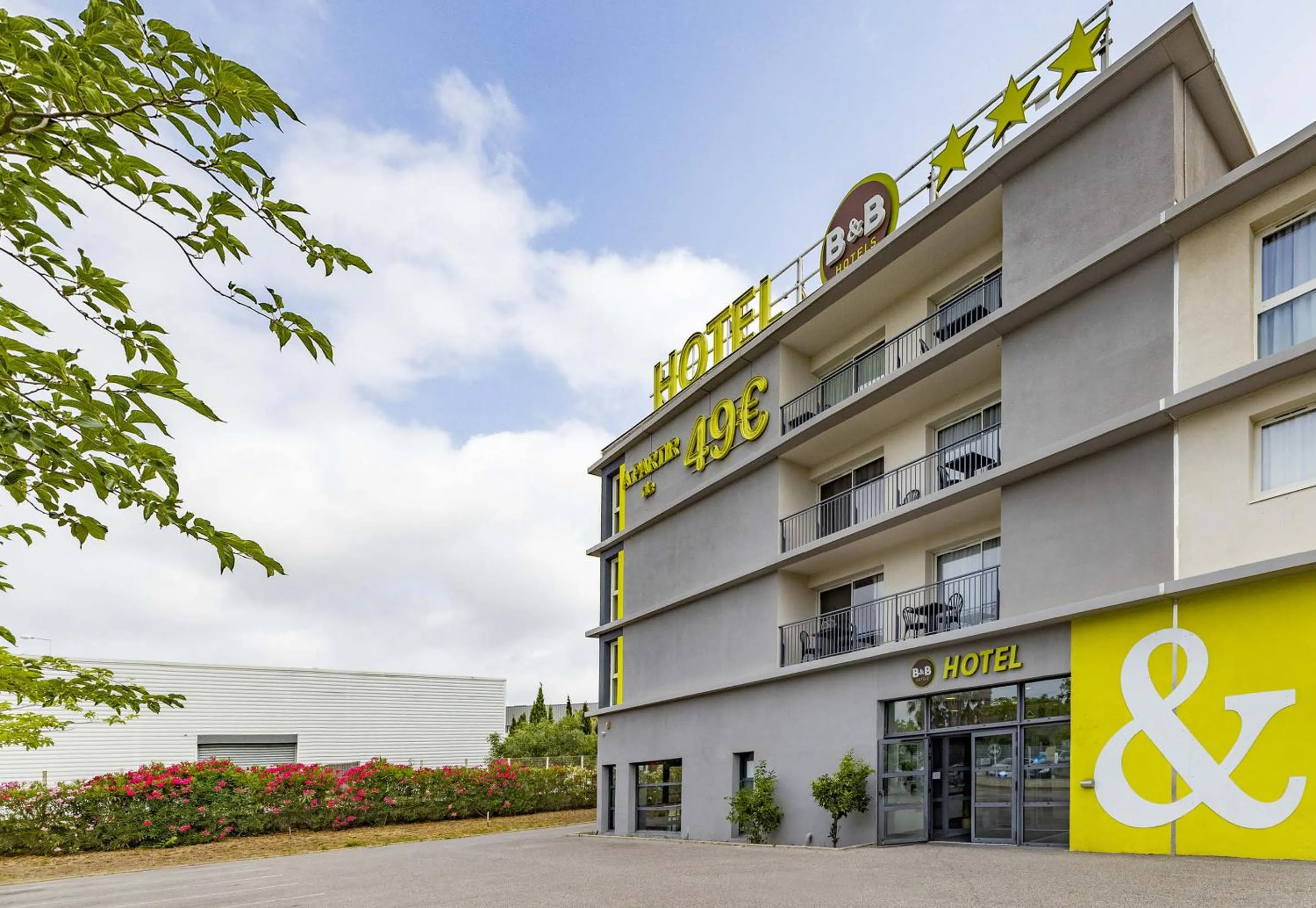 Property building in B&B HOTEL Perpignan Saleilles