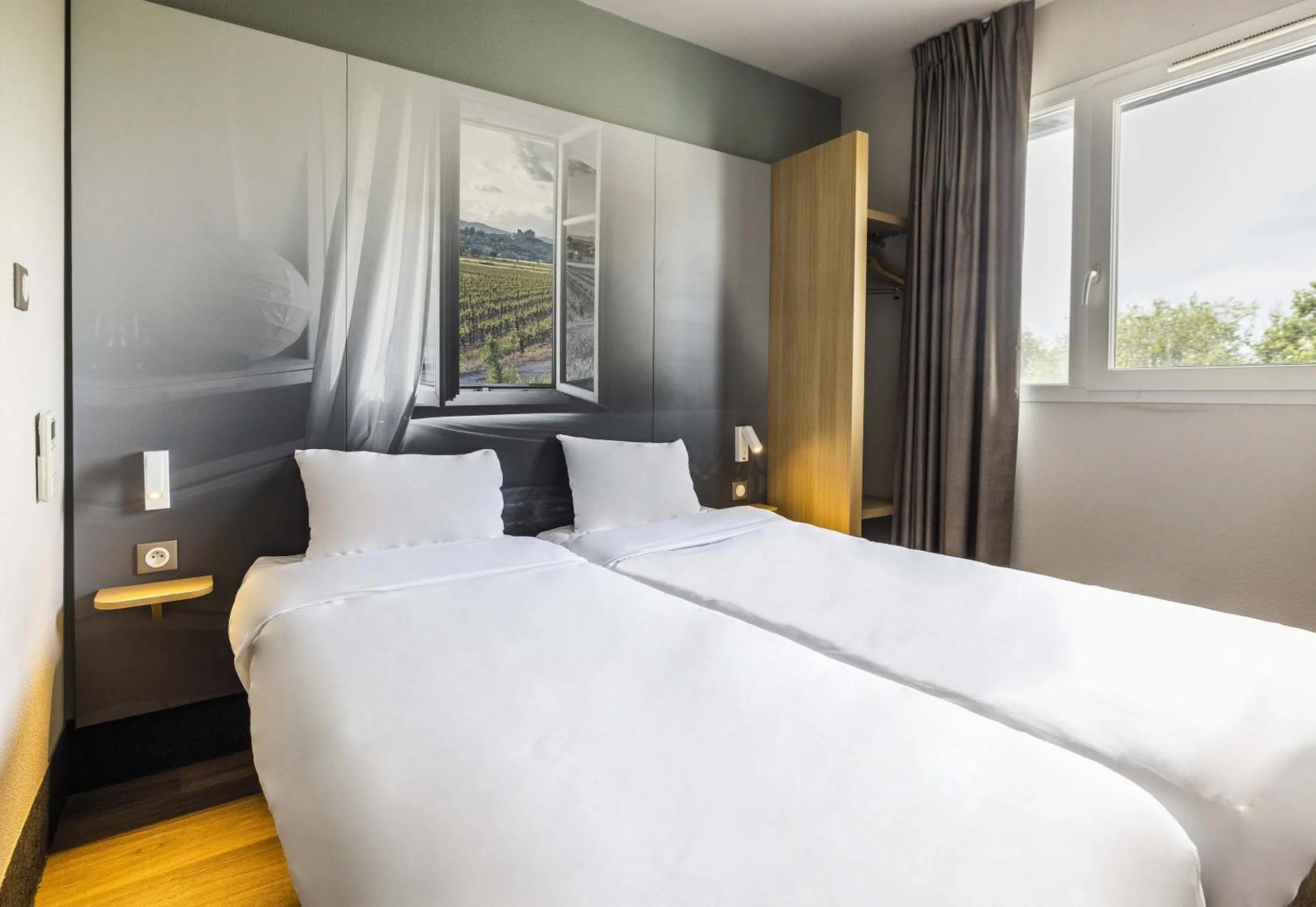 Bedroom, Bed in B&B HOTEL Perpignan Saleilles