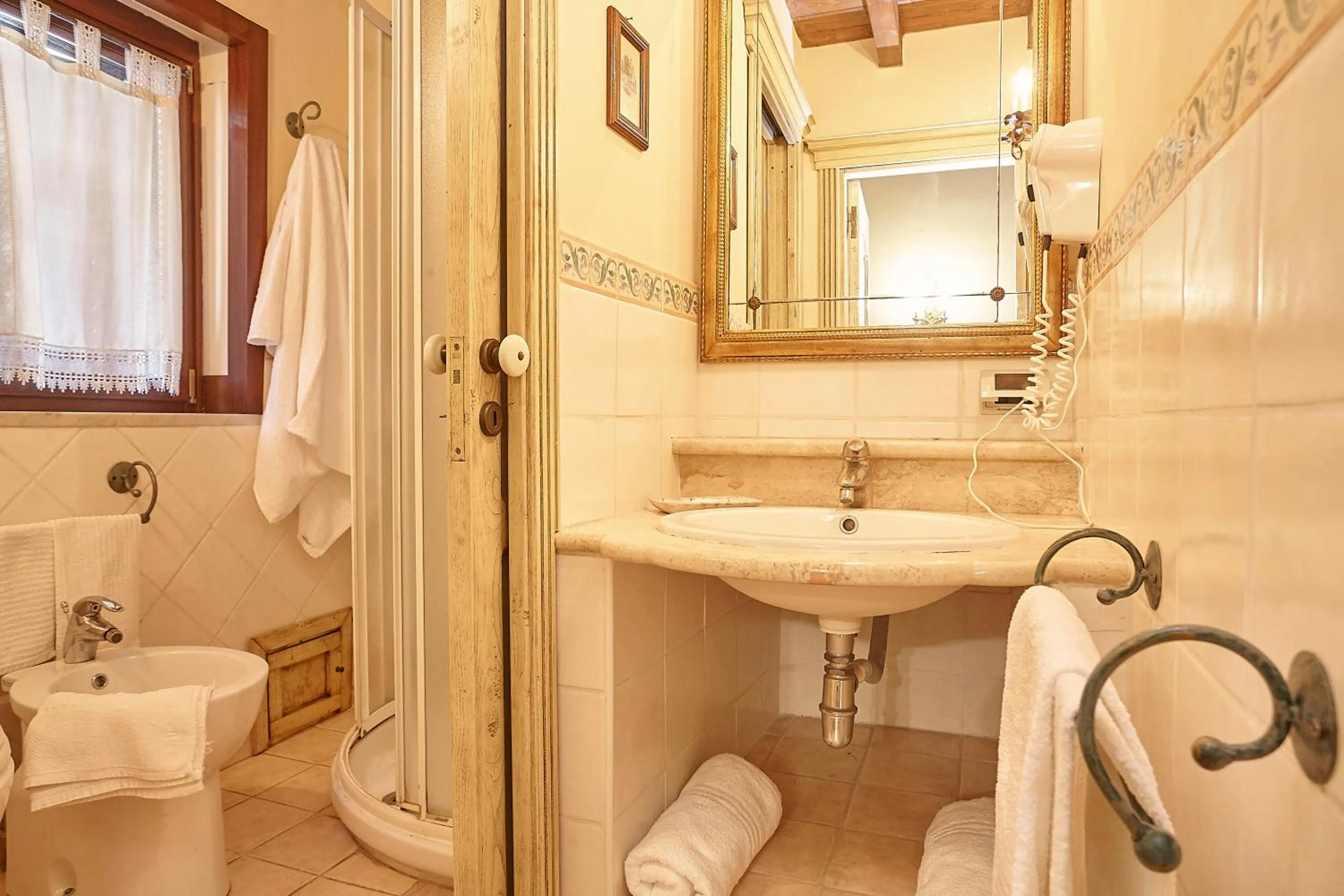 Shower in Locanda del Gagini