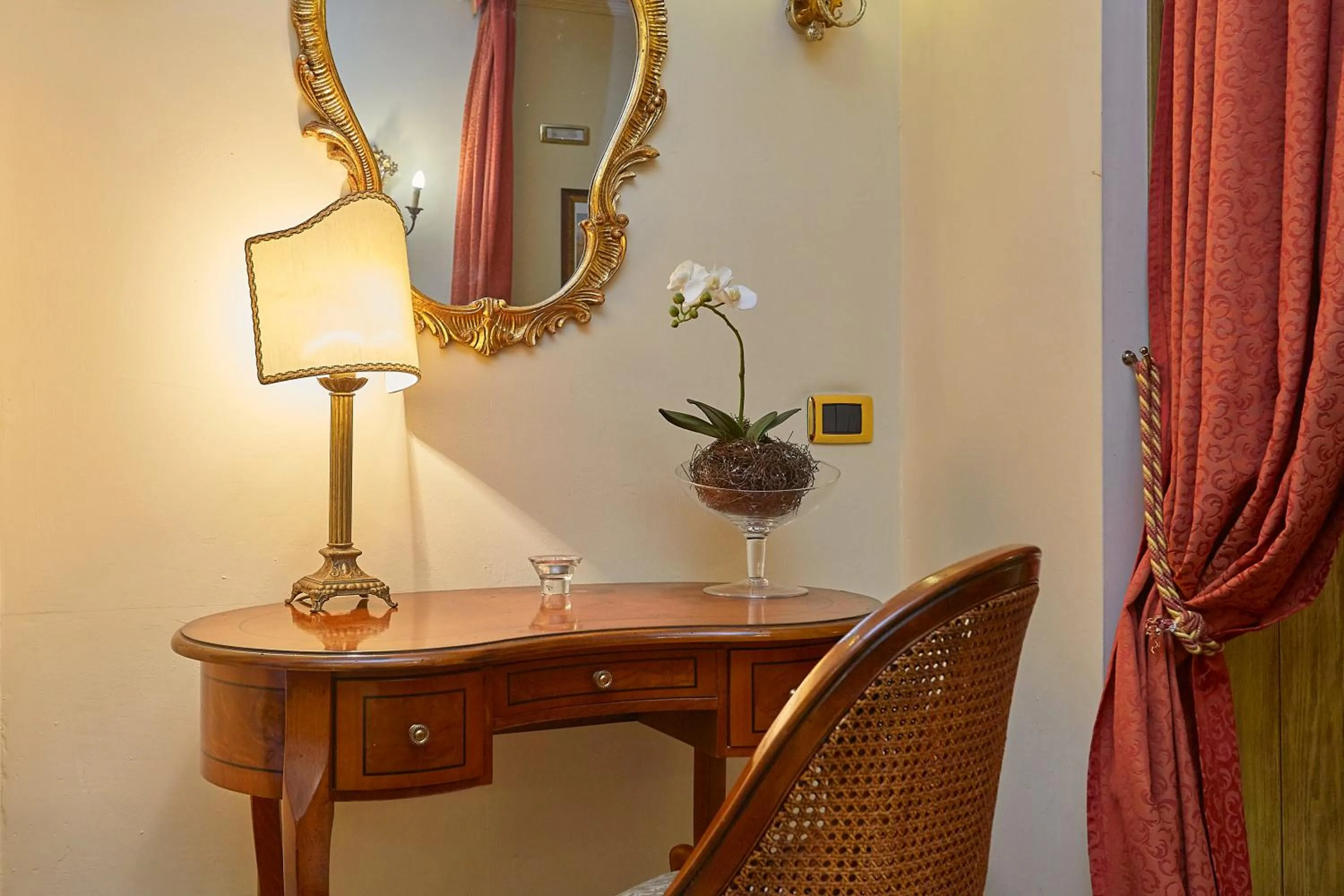 Seating area in Locanda del Gagini