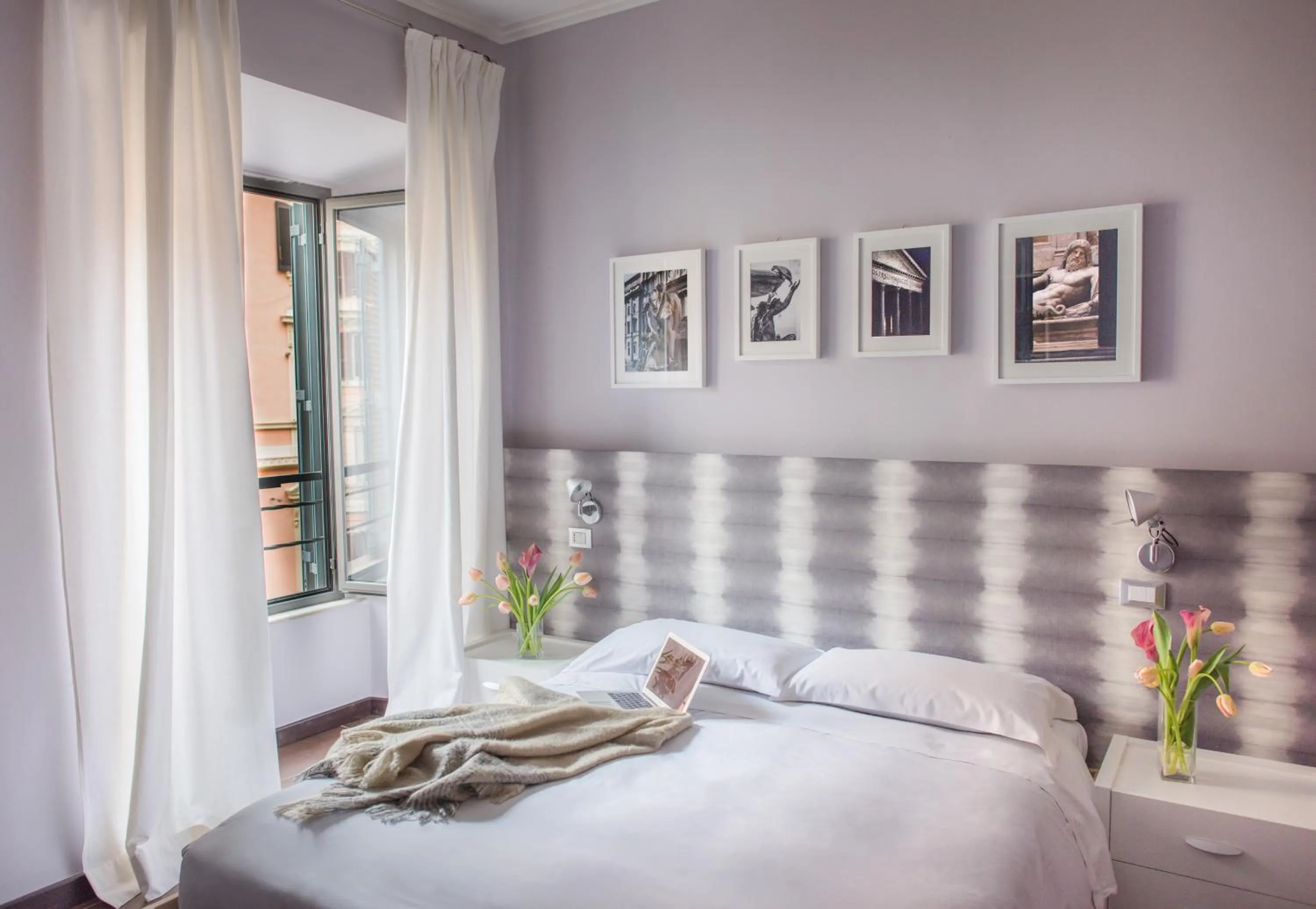 Photo of the whole room, Bed in La Cupola del Vaticano