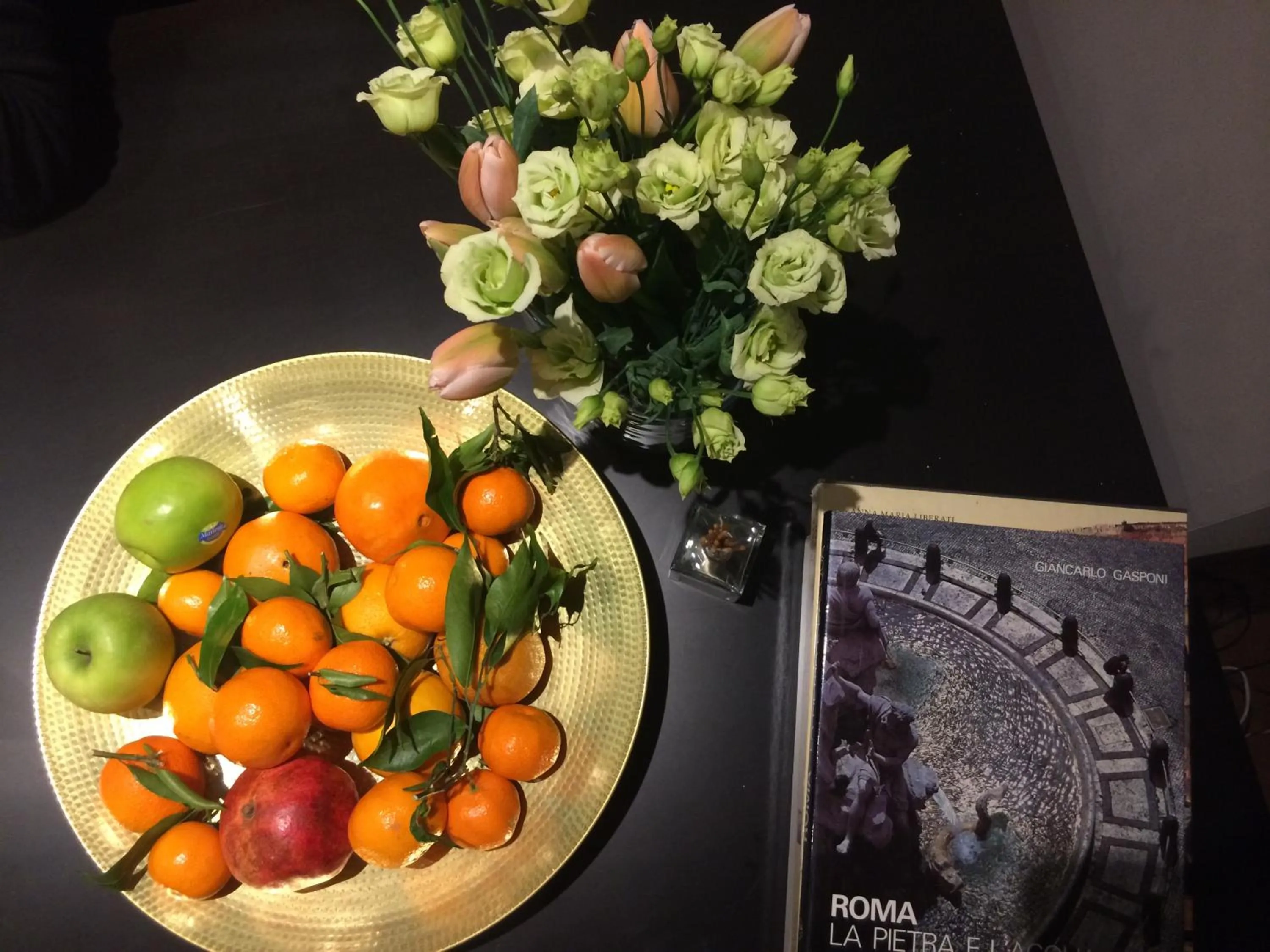 Decorative detail in La Cupola del Vaticano