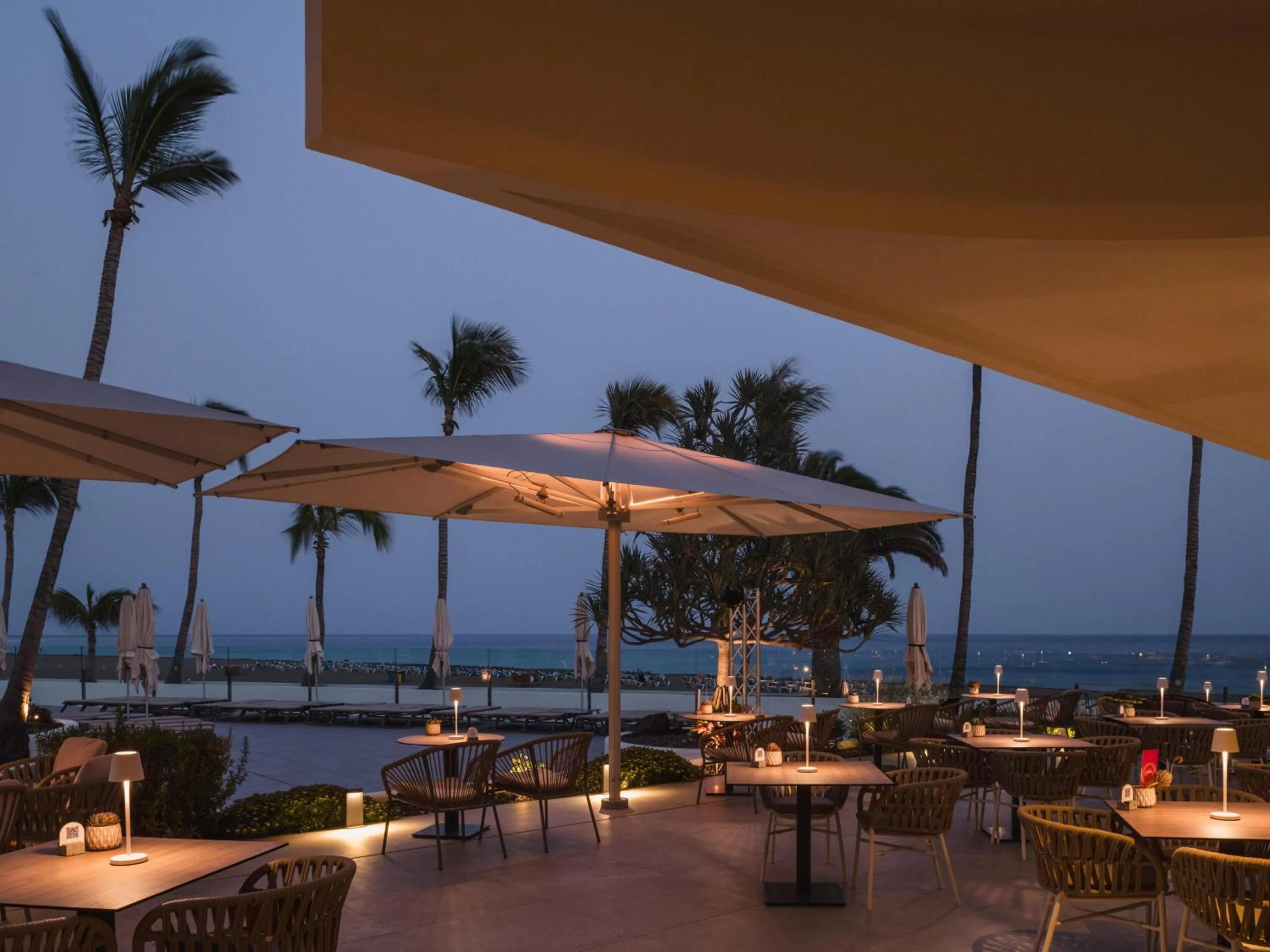 Balcony/Terrace in Plus Fariones Suite Hotel