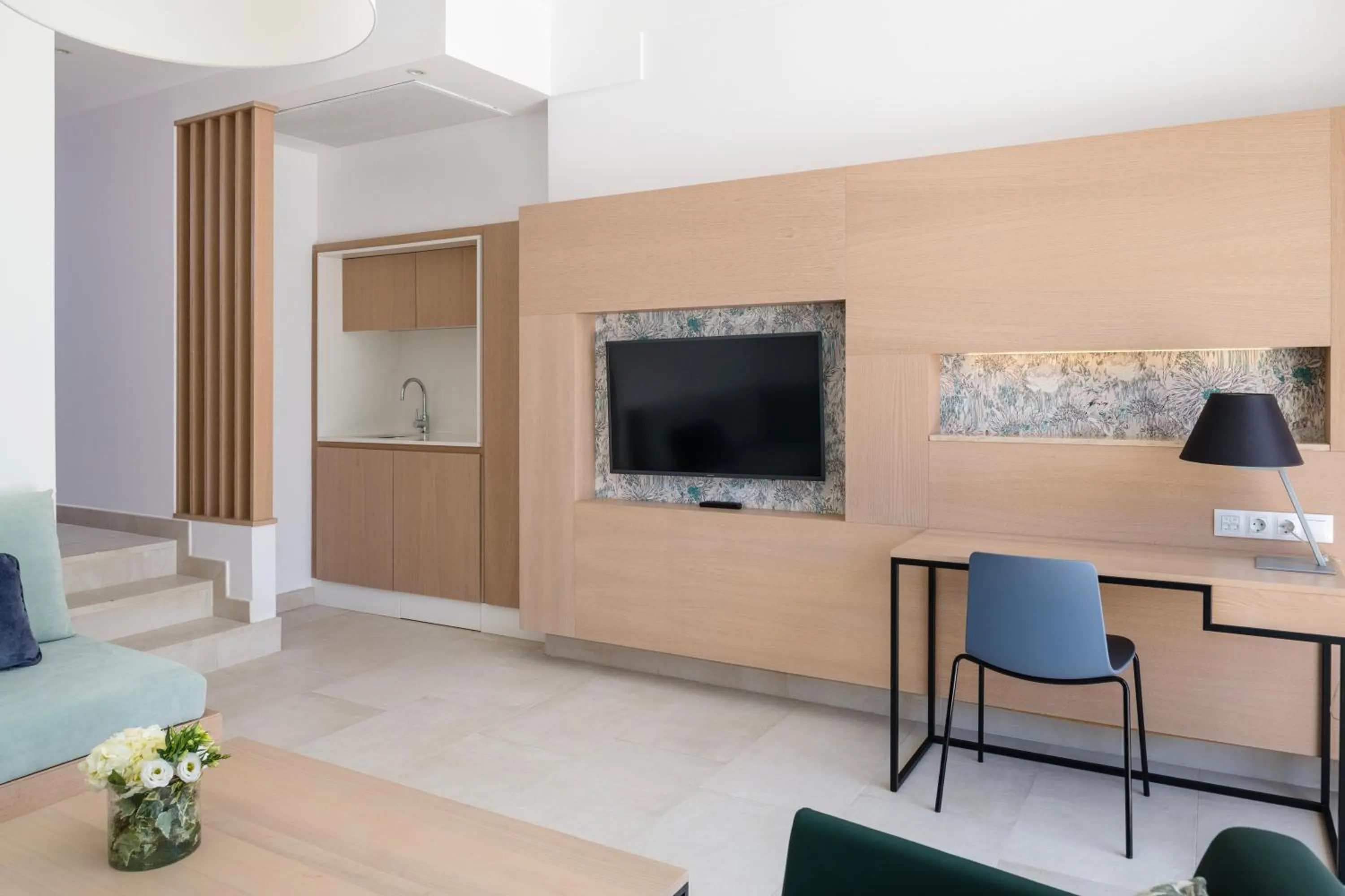 Photo of the whole room in Plus Fariones Suite Hotel