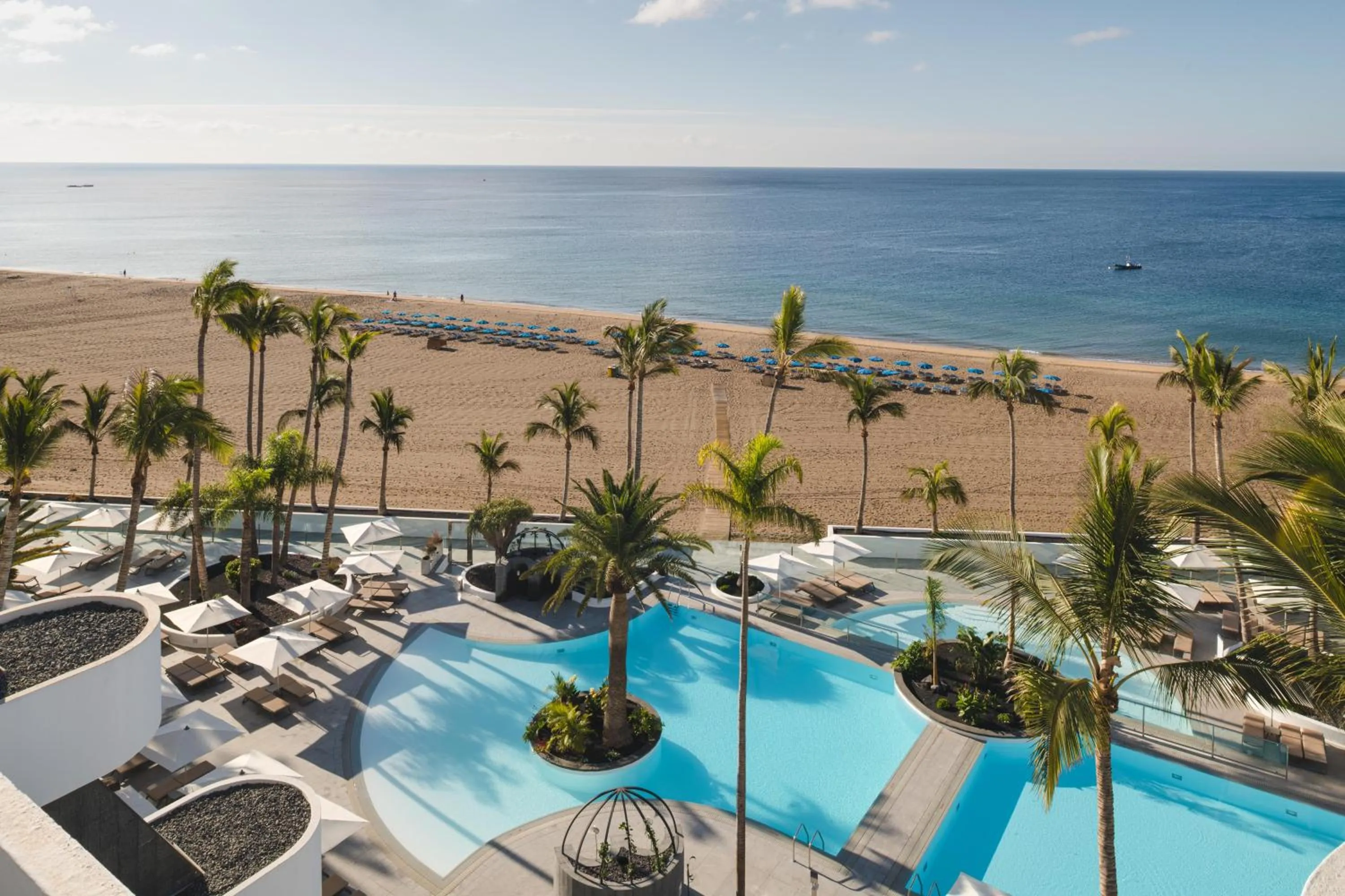 Swimming pool in Plus Fariones Suite Hotel