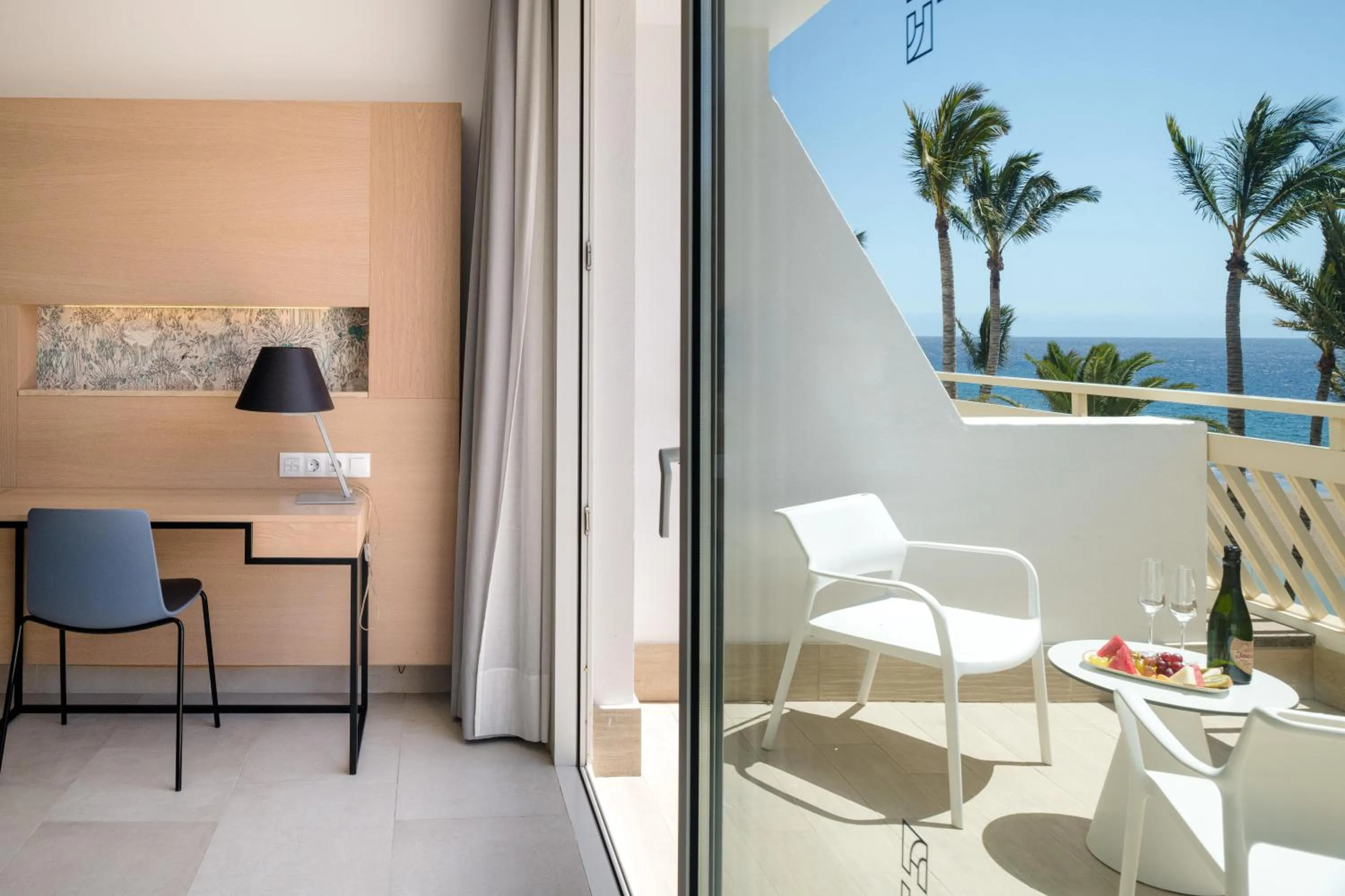 Photo of the whole room in Plus Fariones Suite Hotel