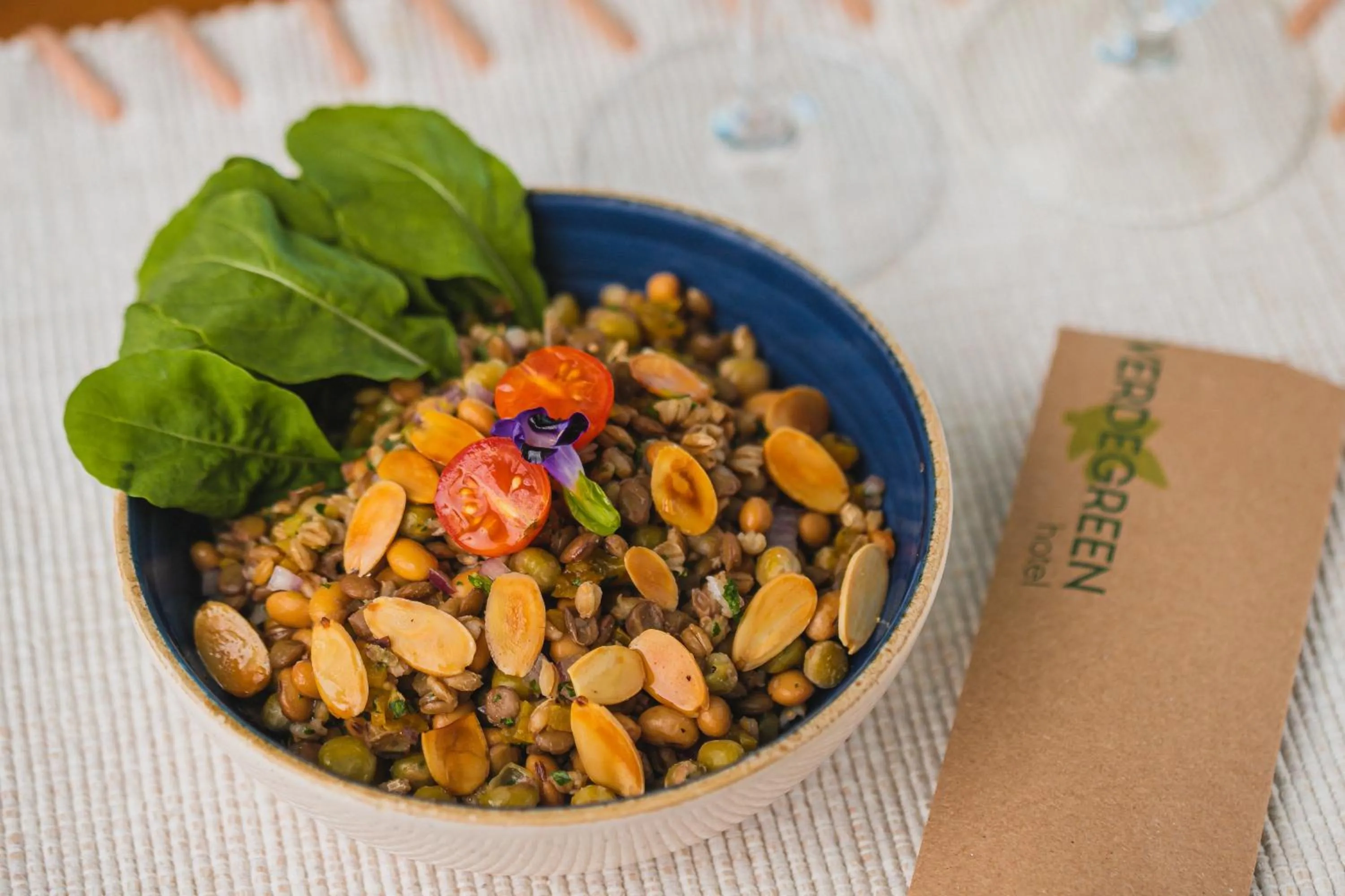 Food and drinks in Verdegreen Hotel