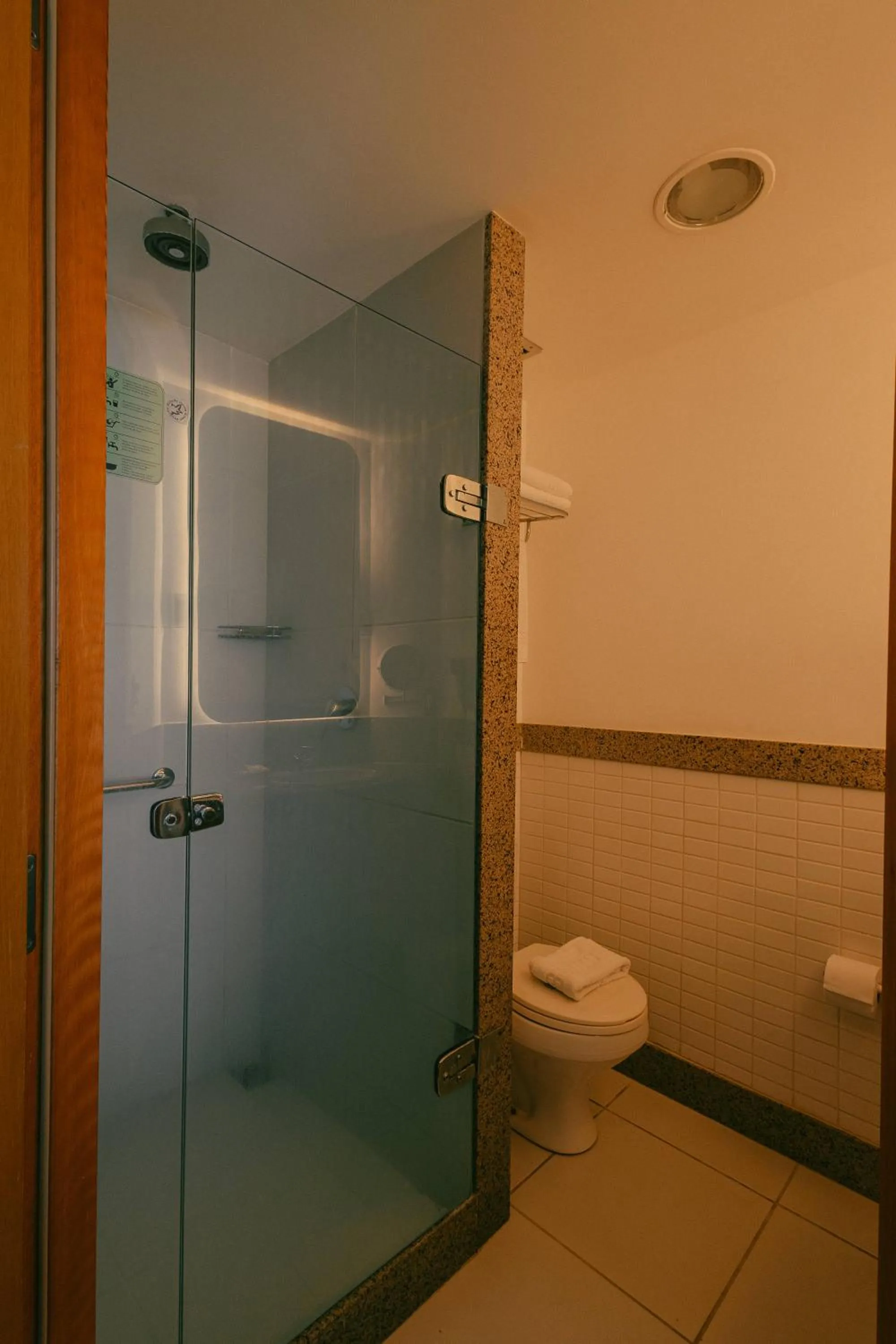 Bathroom in Verdegreen Hotel