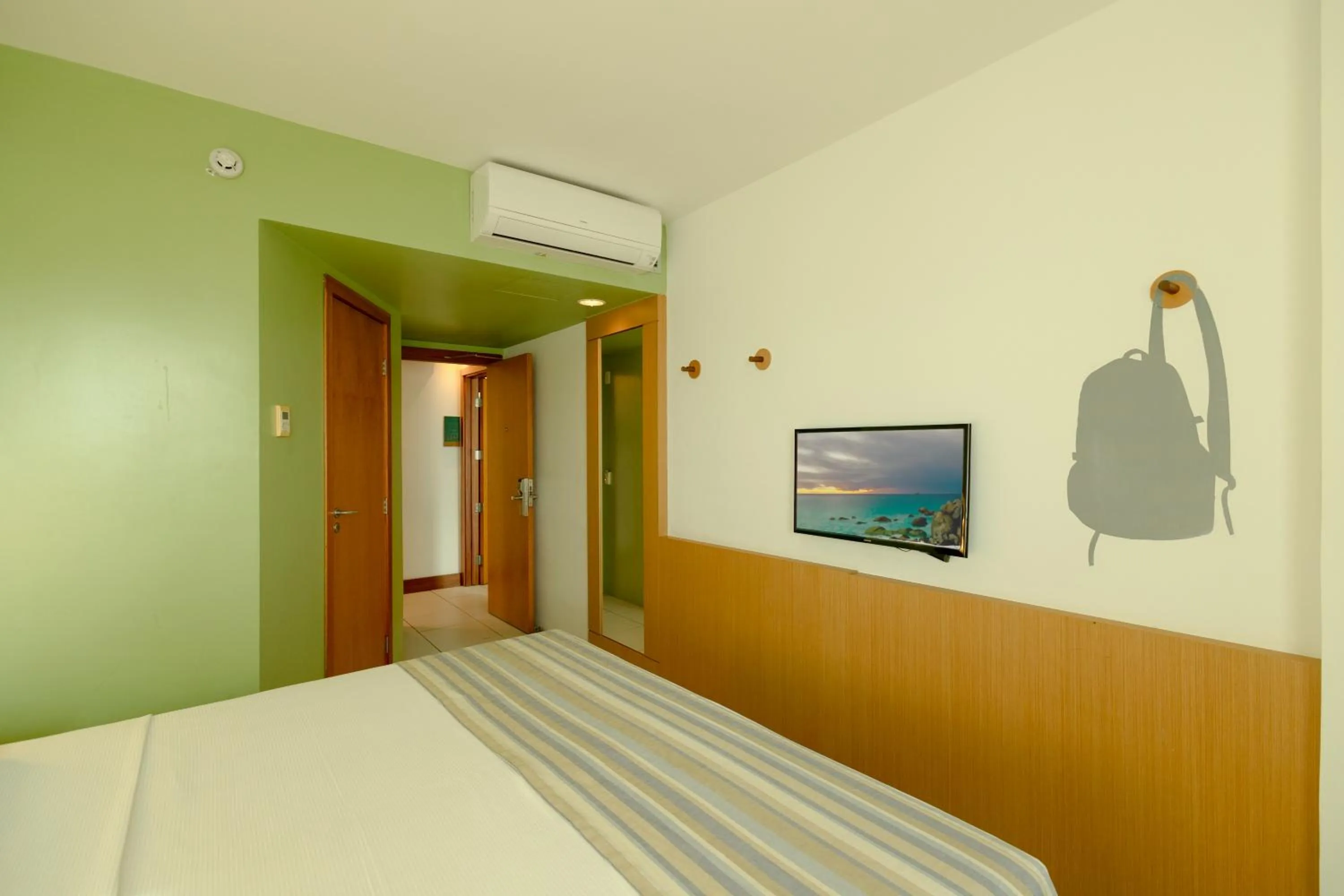 Bed in Verdegreen Hotel