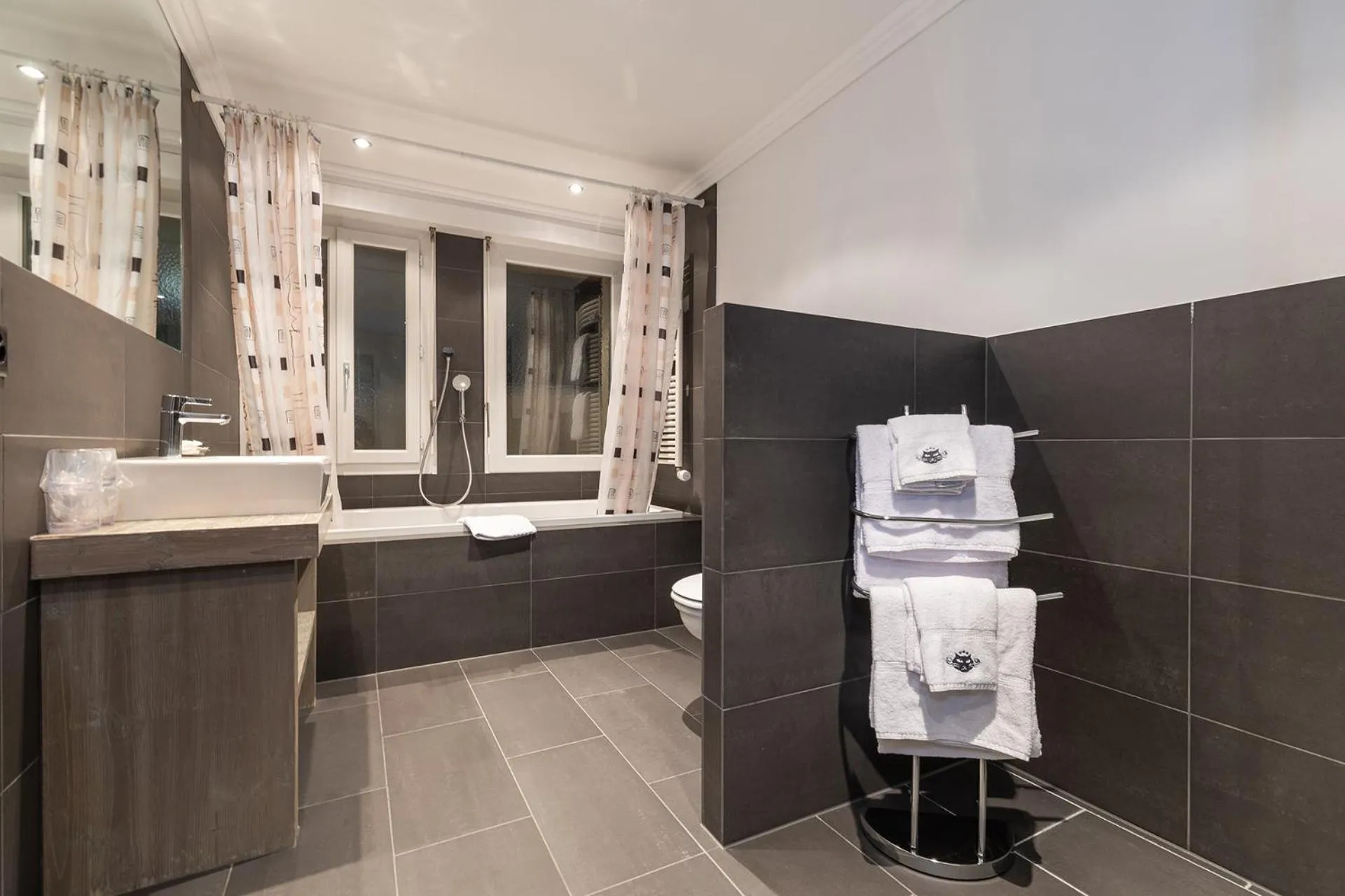 Bathroom in Hotel Central, SPA & LOUNGE BAR