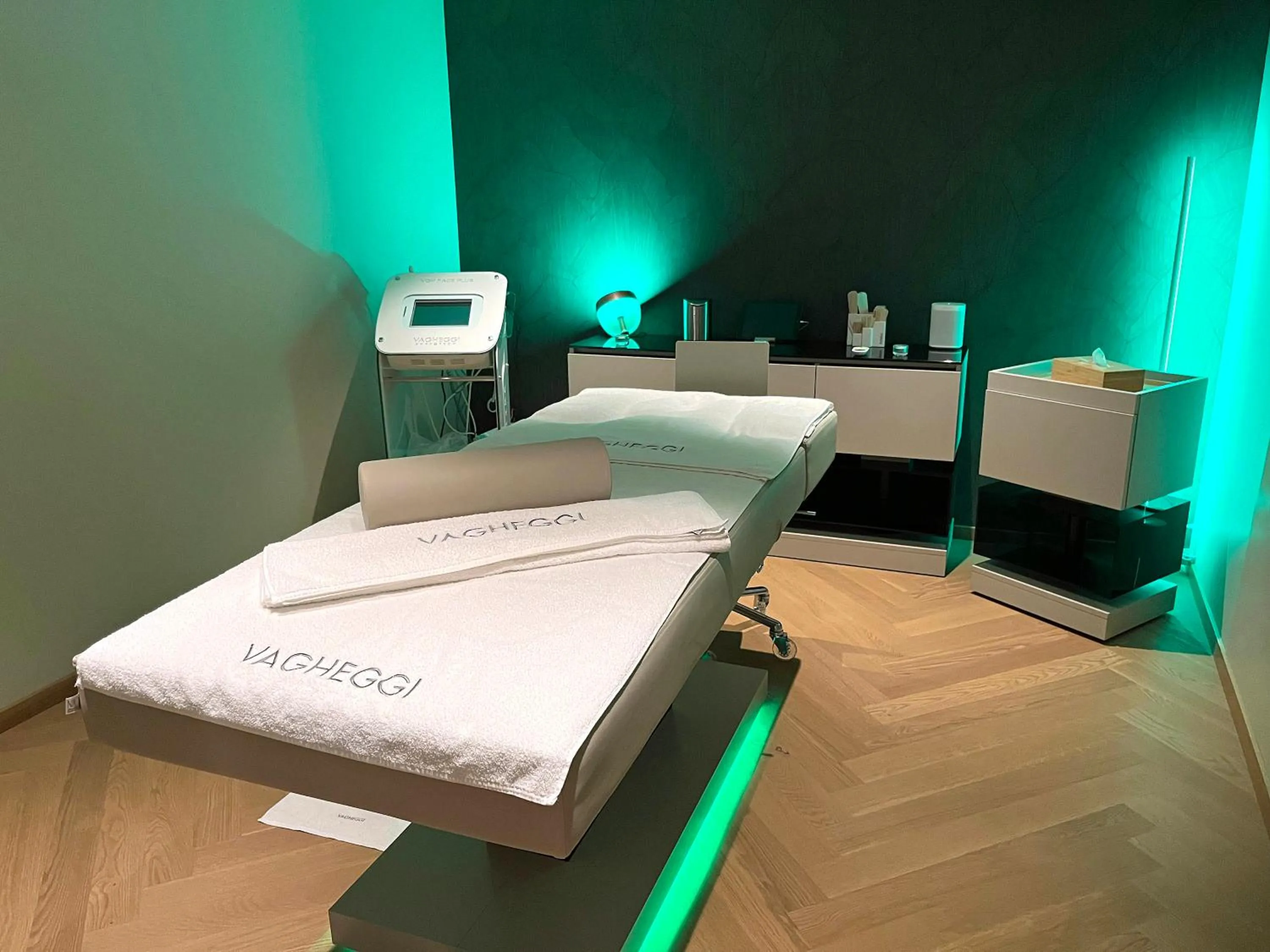 Spa and wellness centre/facilities in Hotel Central, SPA & LOUNGE BAR