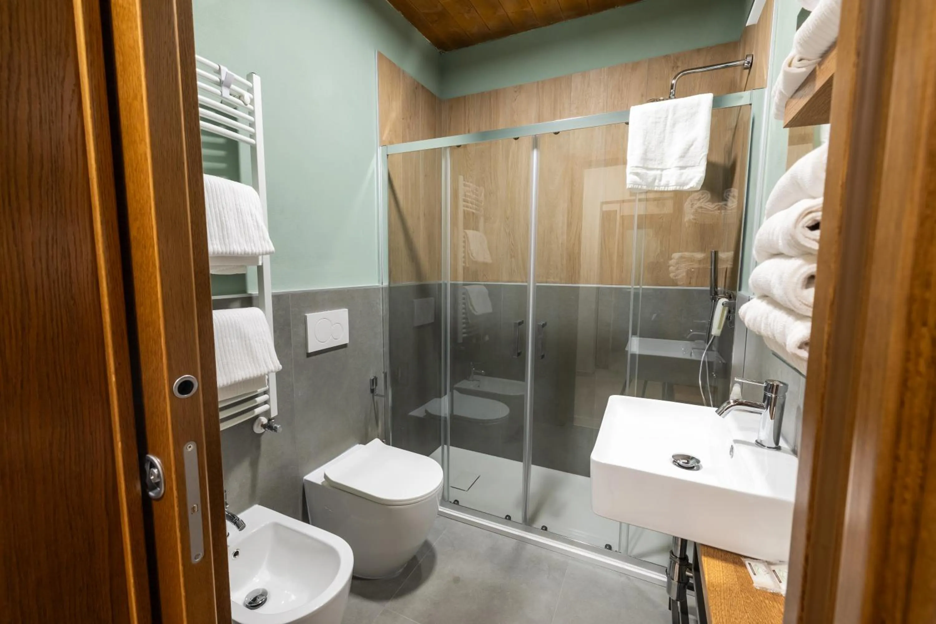 Shower in Hotel Villaggio Nevada