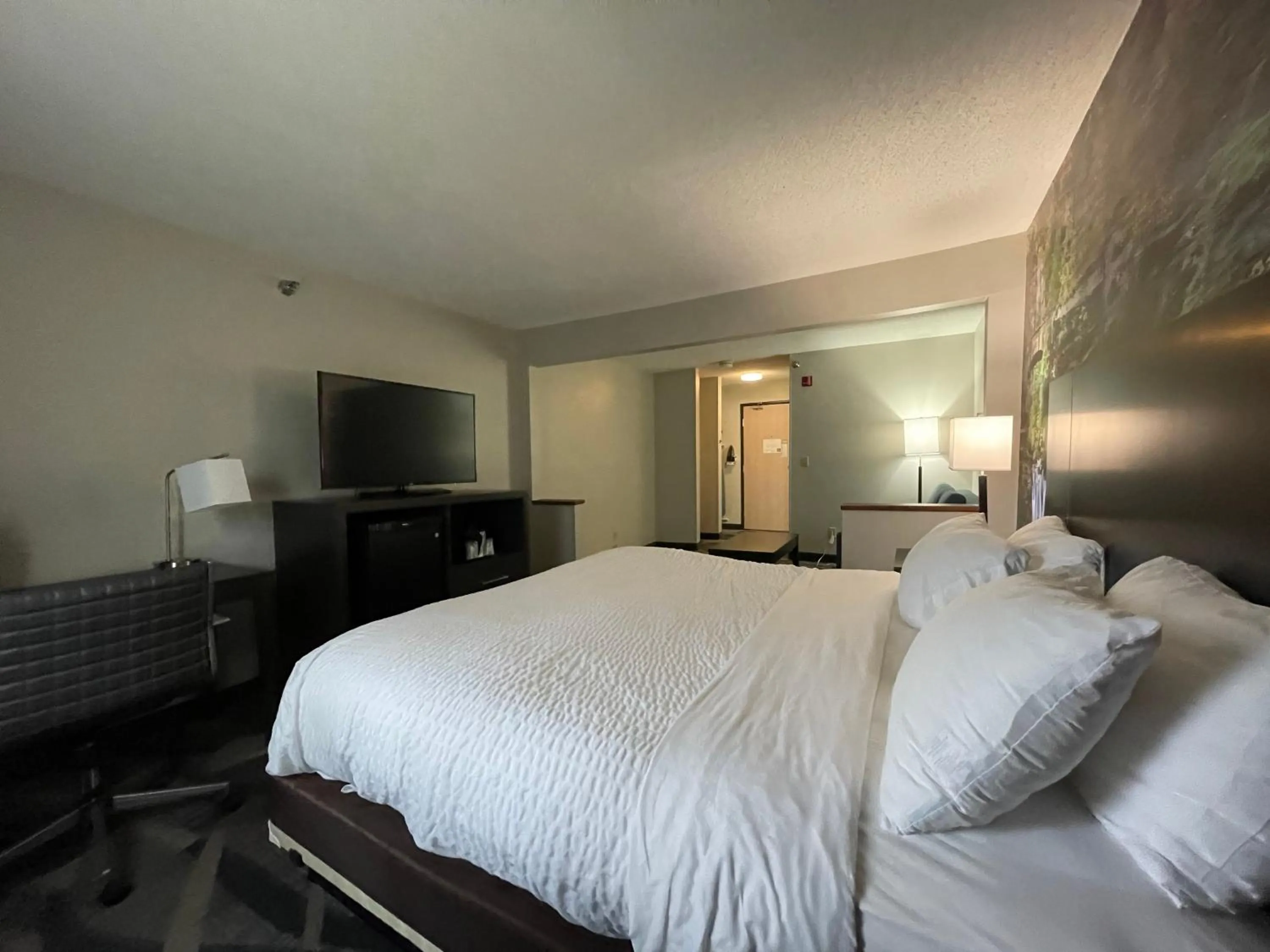 Bed in Clarion Inn Fairborn - Dayton near Wright Patterson