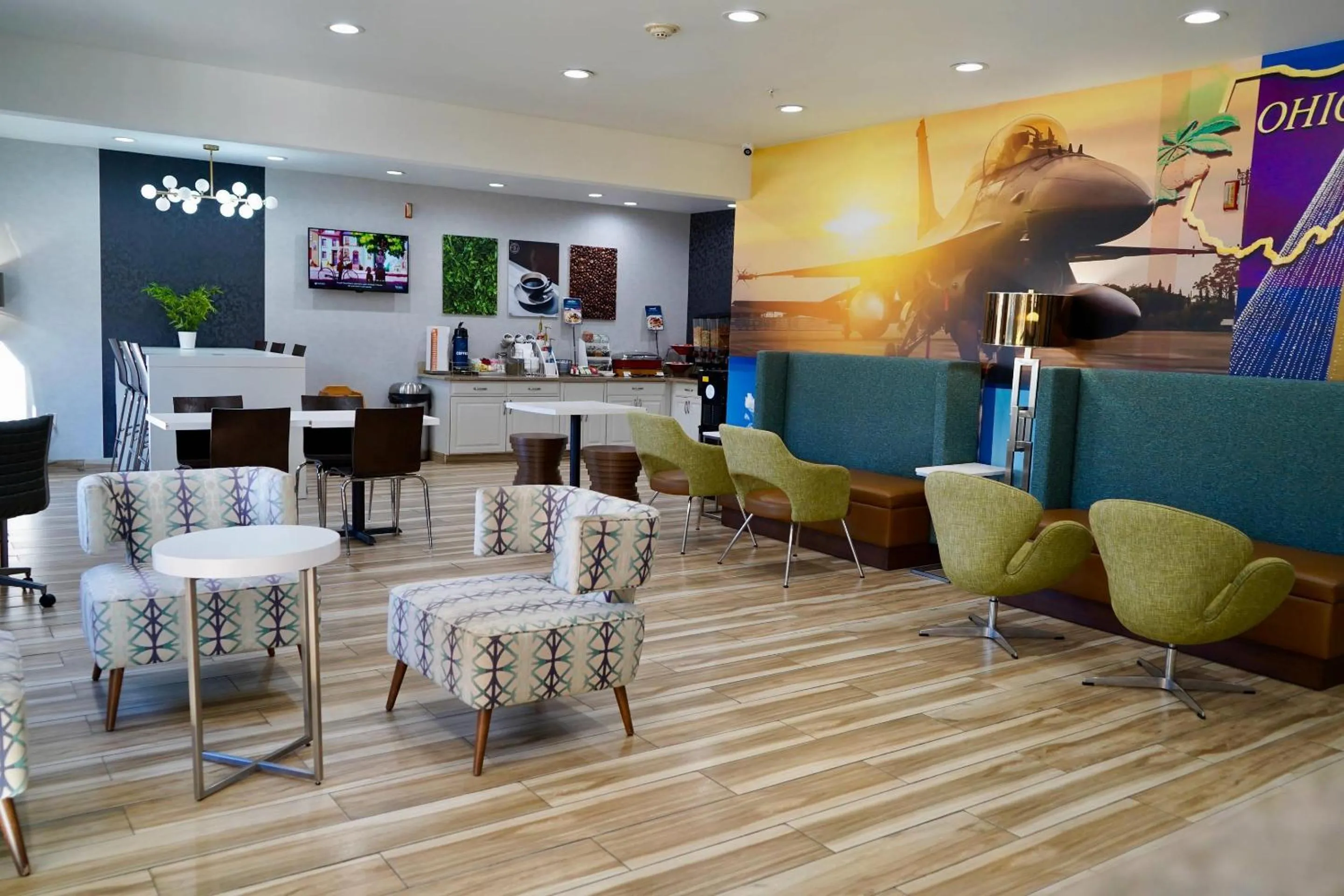 Breakfast in Clarion Inn Fairborn - Dayton near Wright Patterson