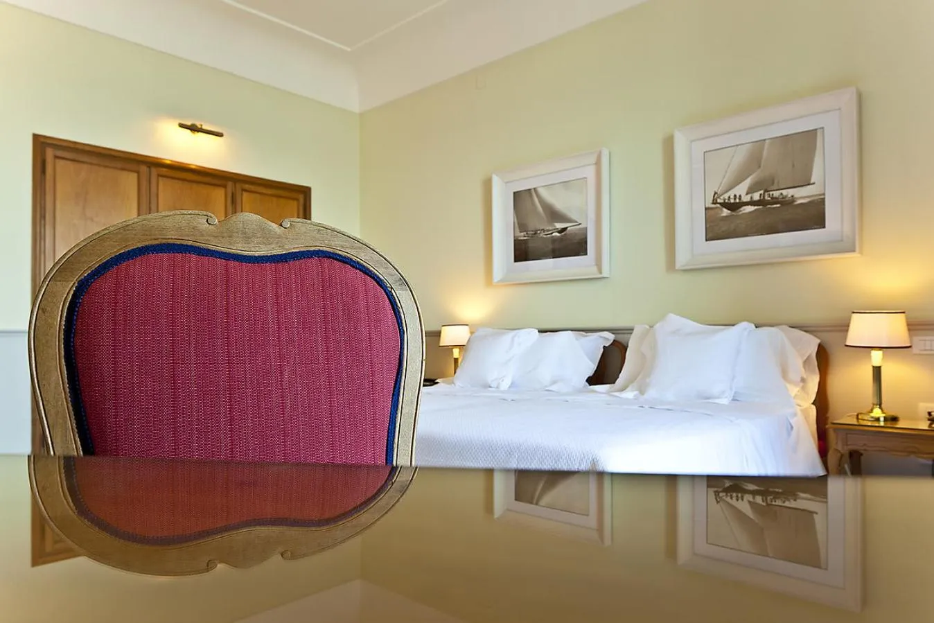 Bed in Regina Isabella-Resort Spa Restaurant