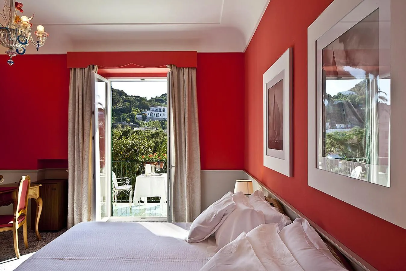 Bed in Regina Isabella-Resort Spa Restaurant