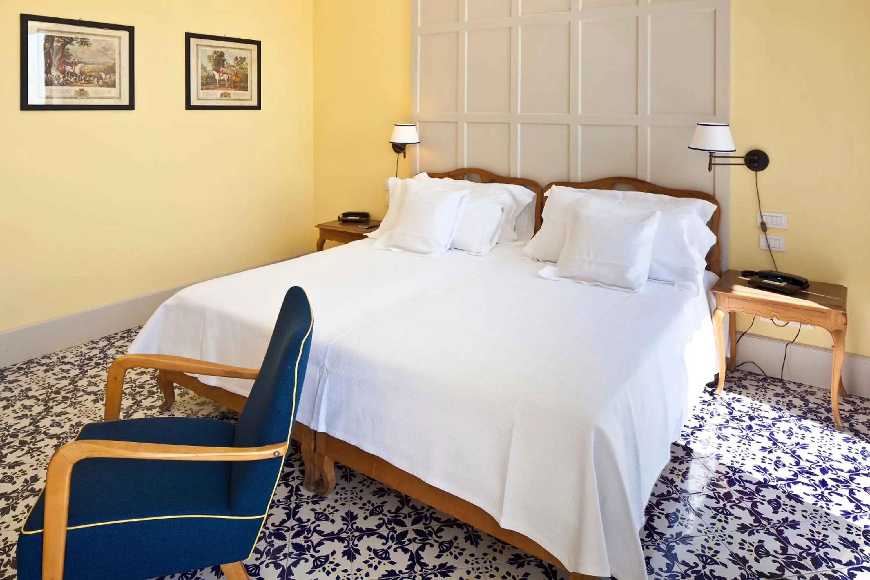 Bed in Regina Isabella-Resort Spa Restaurant