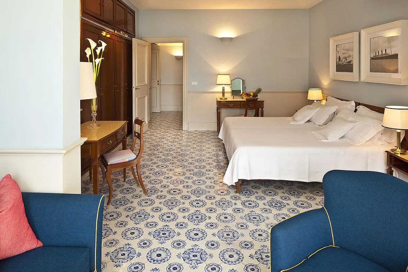 Bed in Regina Isabella-Resort Spa Restaurant