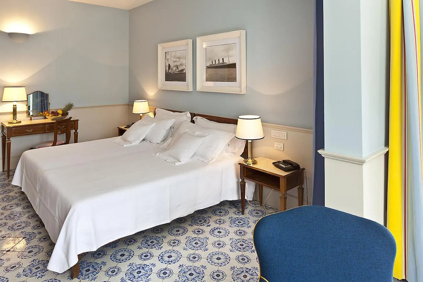 Bed in Regina Isabella-Resort Spa Restaurant