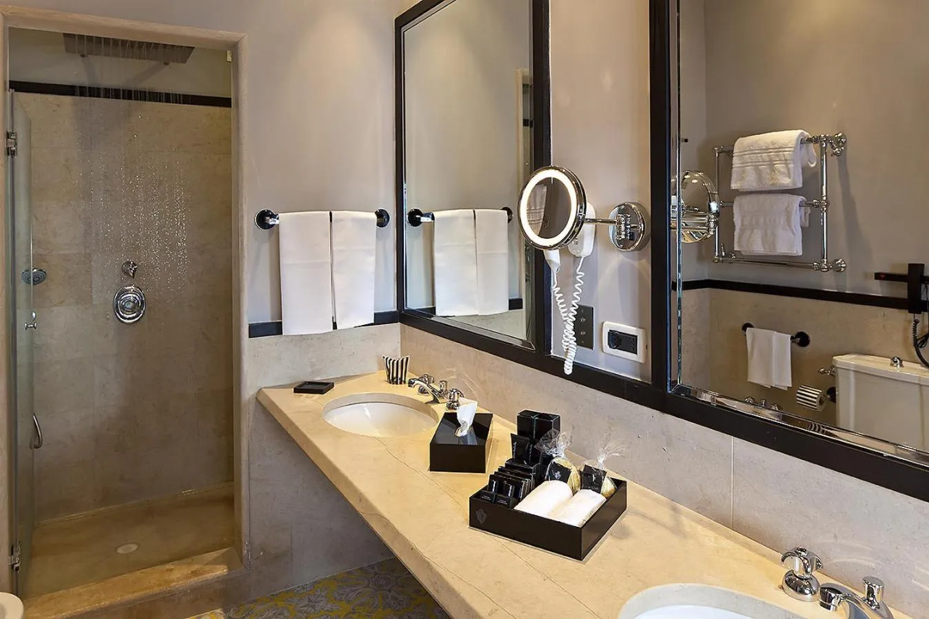 Shower in Regina Isabella-Resort Spa Restaurant