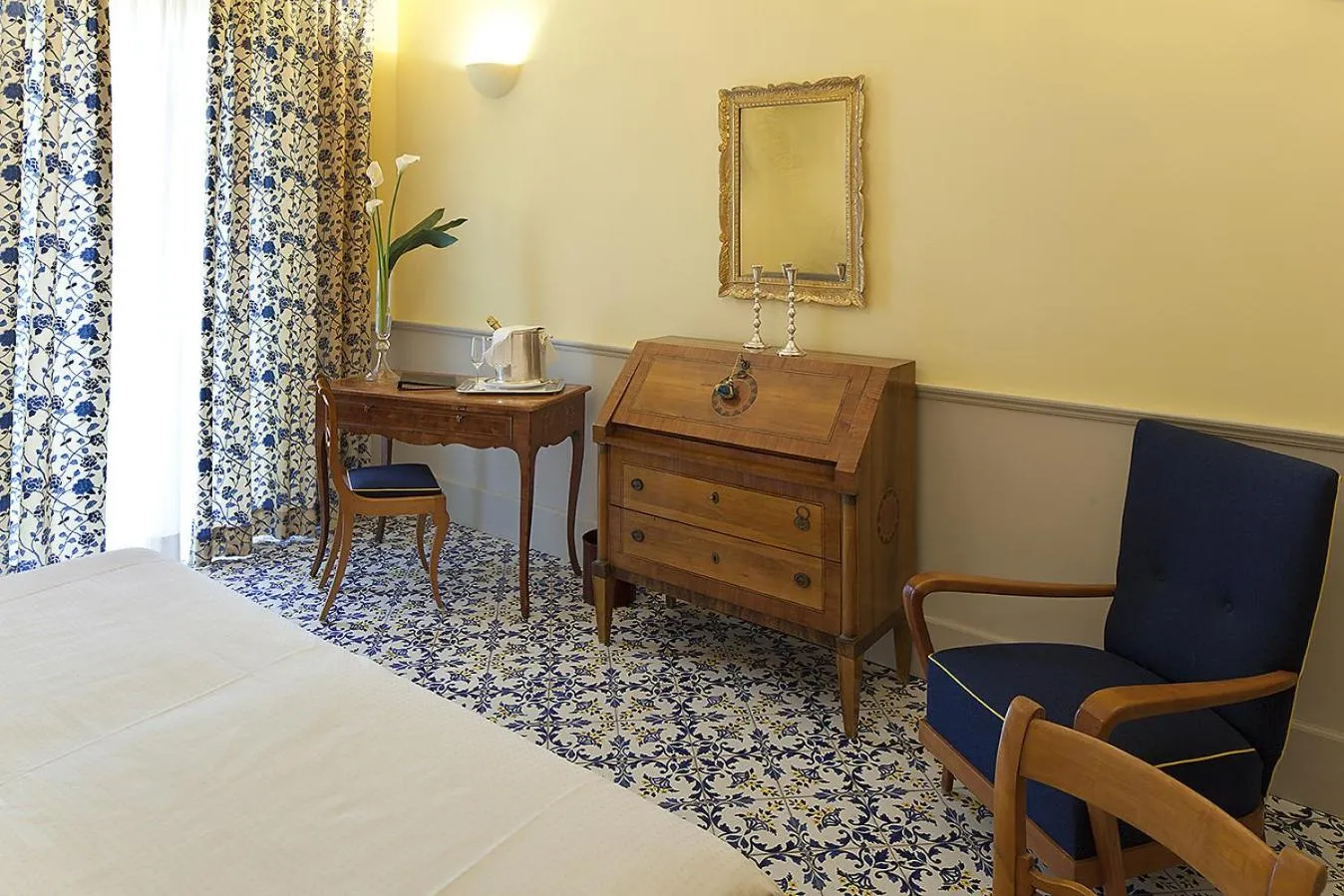 Bed in Regina Isabella-Resort Spa Restaurant