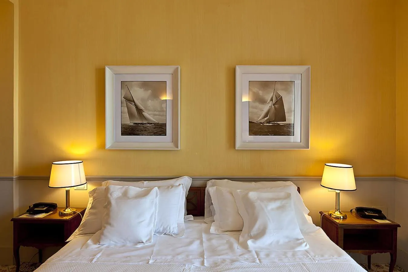 Bed in Regina Isabella-Resort Spa Restaurant