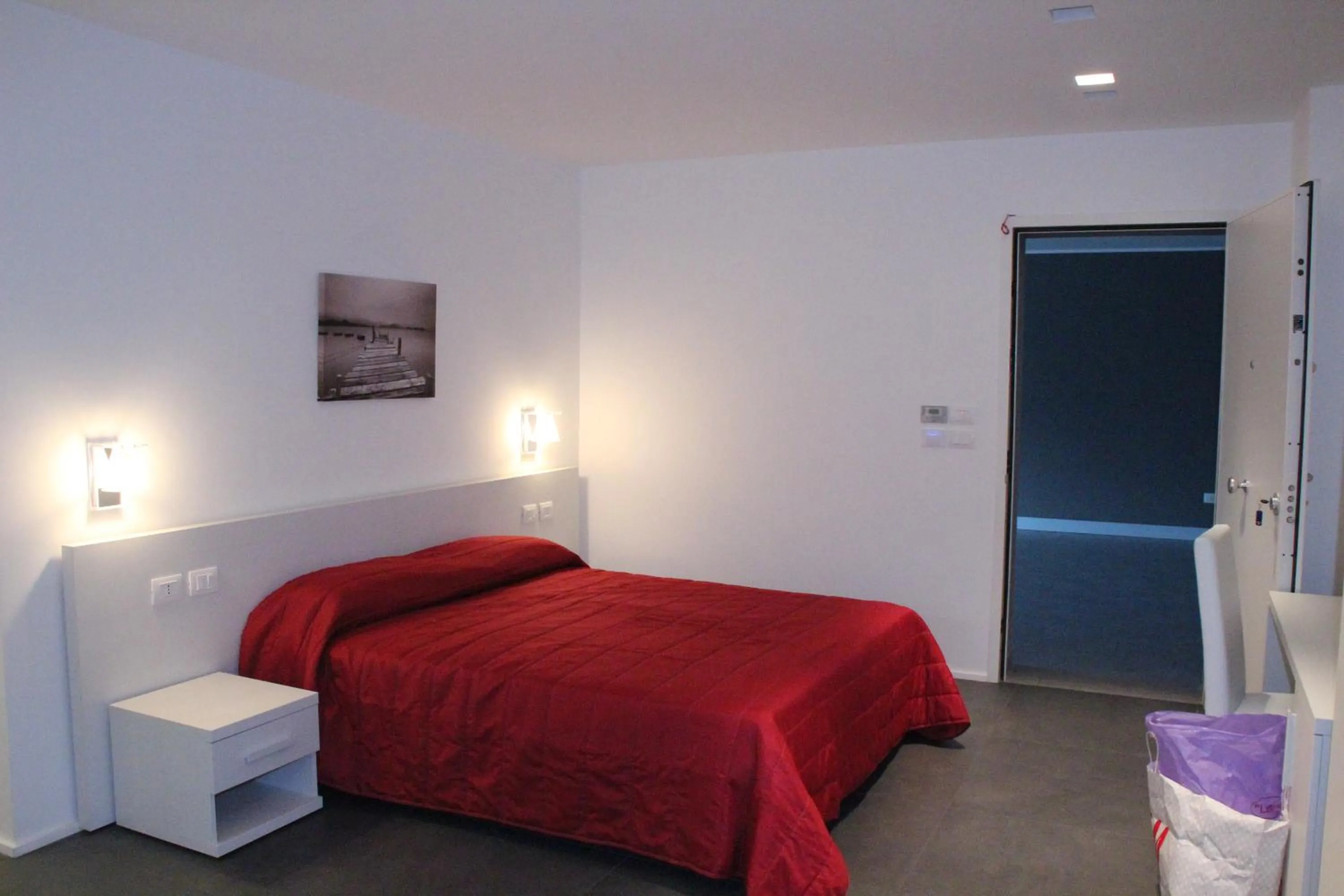 Bathroom, Bed in Reggionord