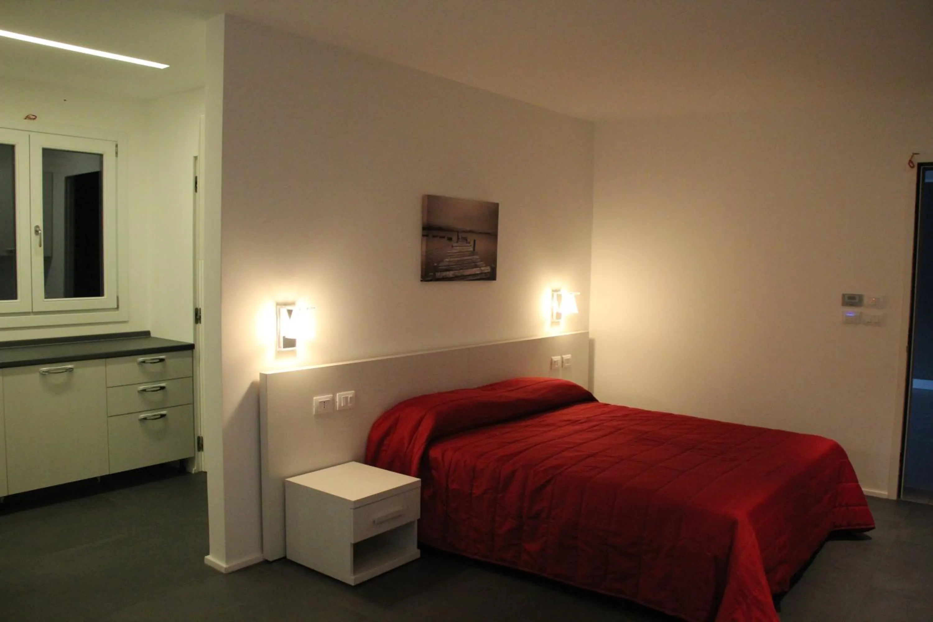 Bathroom, Bed in Reggionord