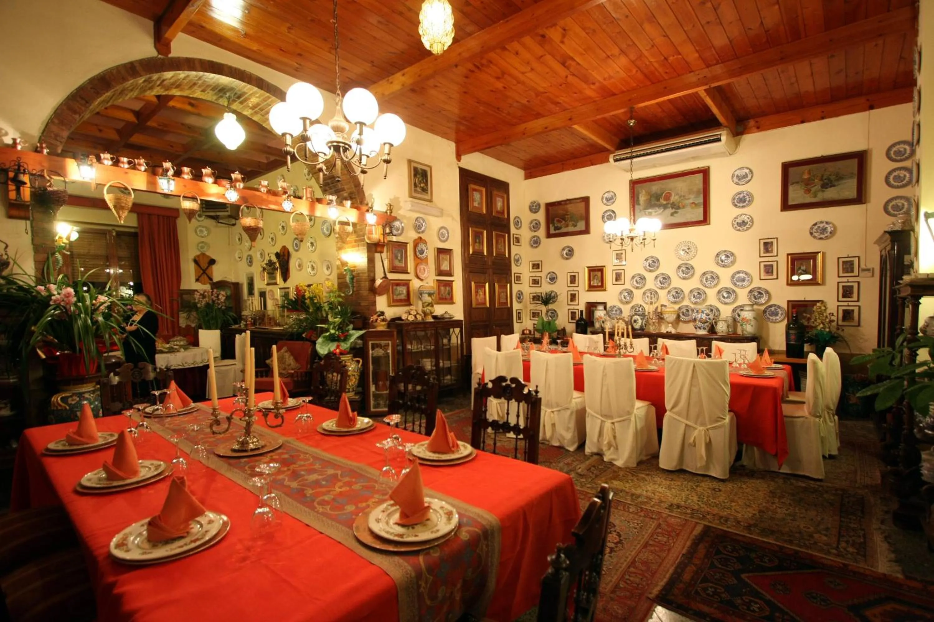 Restaurant/places to eat in Hotel Villa Pina Antico Francischiello