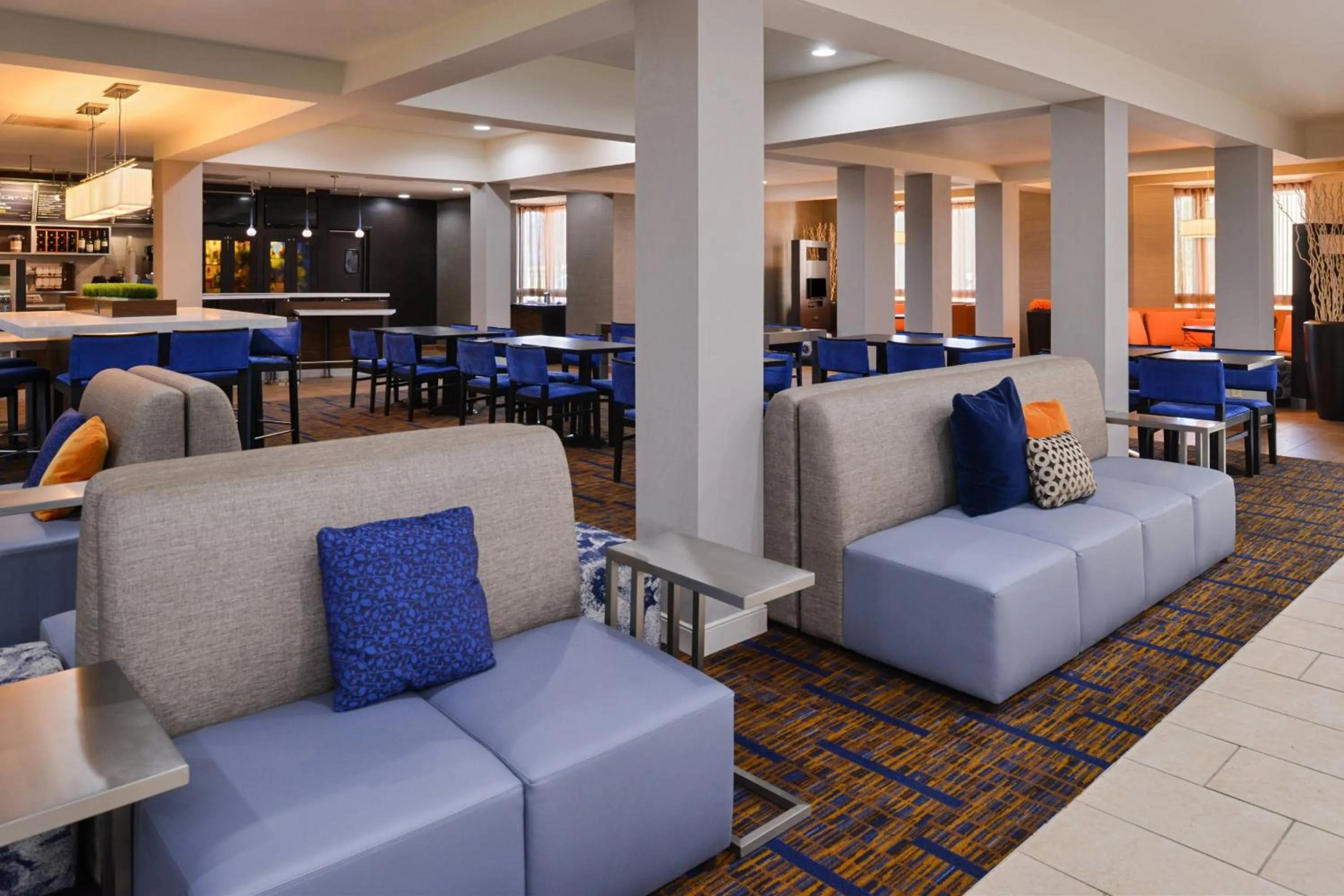 Lobby or reception in Courtyard by Marriott Milwaukee North/Brown Deer