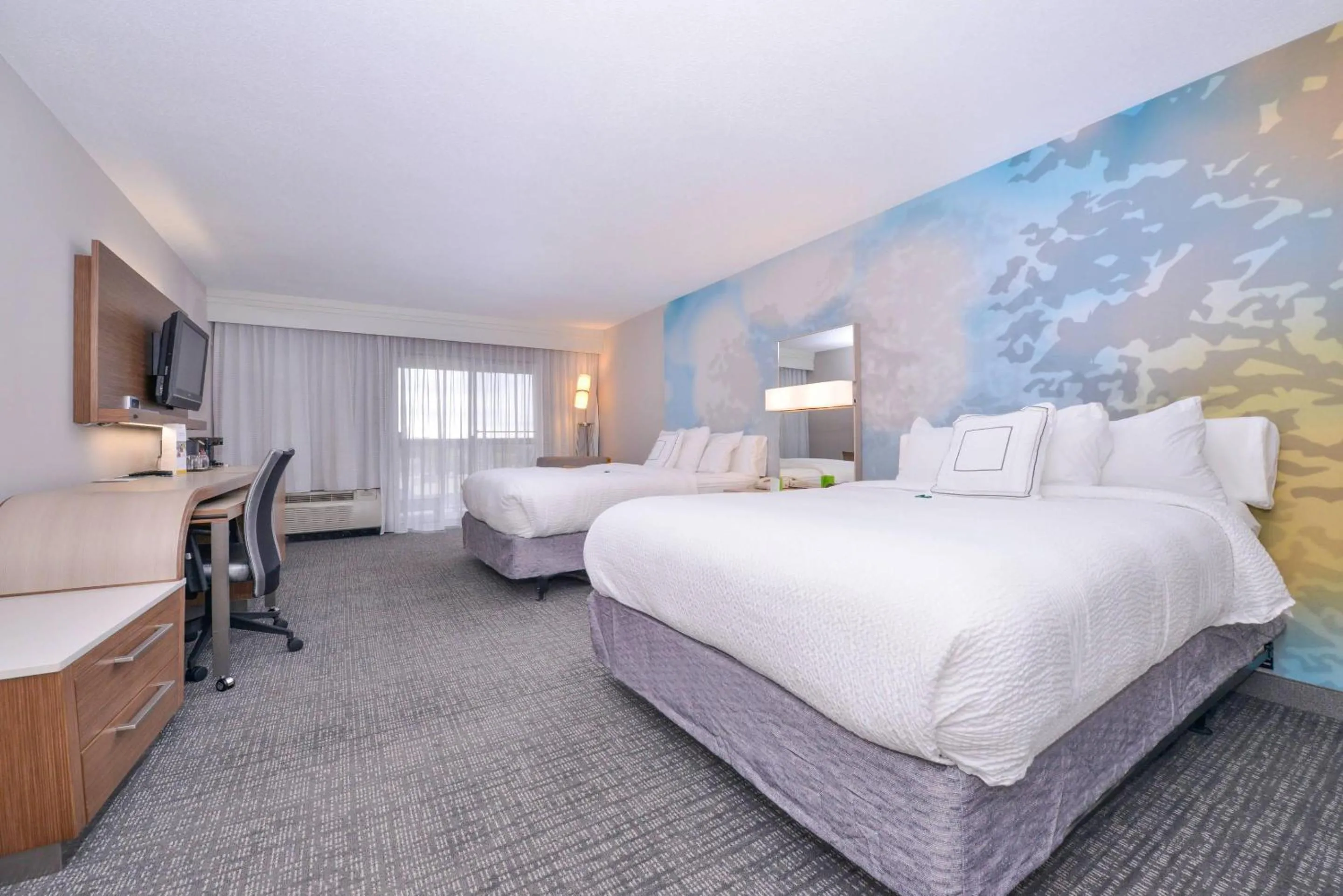 Bedroom, Bed in Country Inn & Suites by Radisson, Brown Deer - Milwaukee North