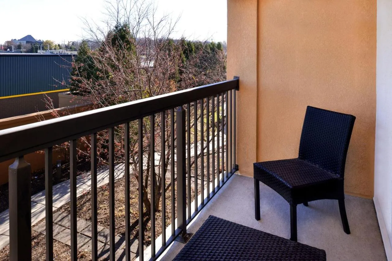 Balcony/Terrace in Country Inn & Suites by Radisson, Brown Deer - Milwaukee North