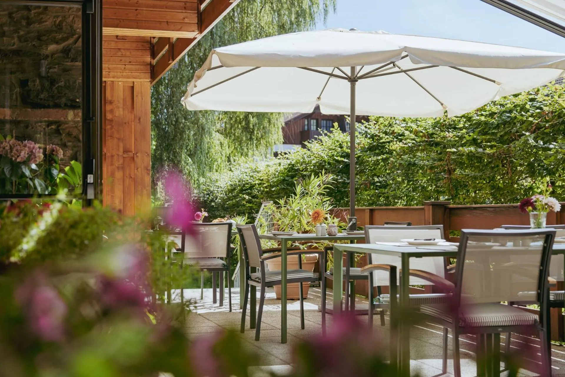 Restaurant/places to eat in Hotel Villa Lago