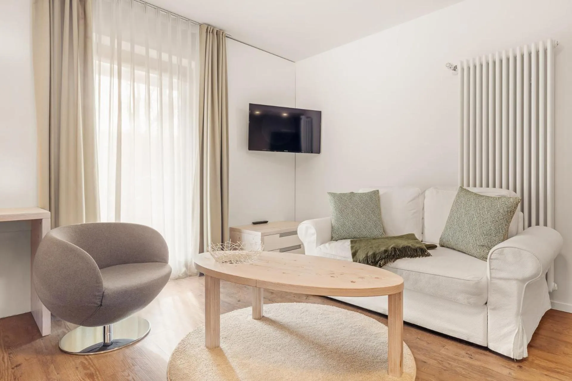 Living room in Hotel Villa Lago