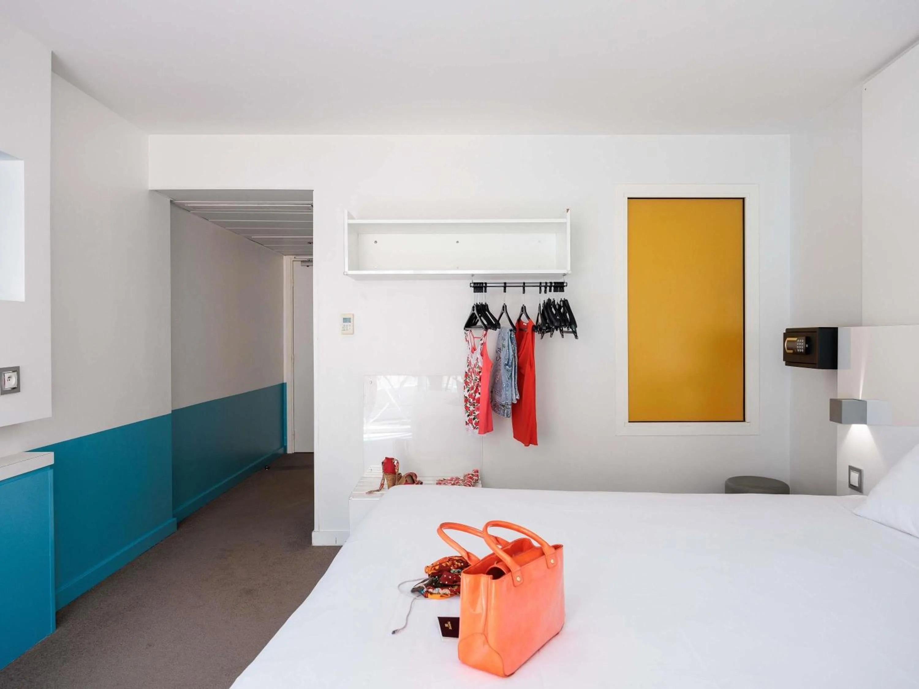 Bedroom, Bed in Ibis Styles Menton Centre