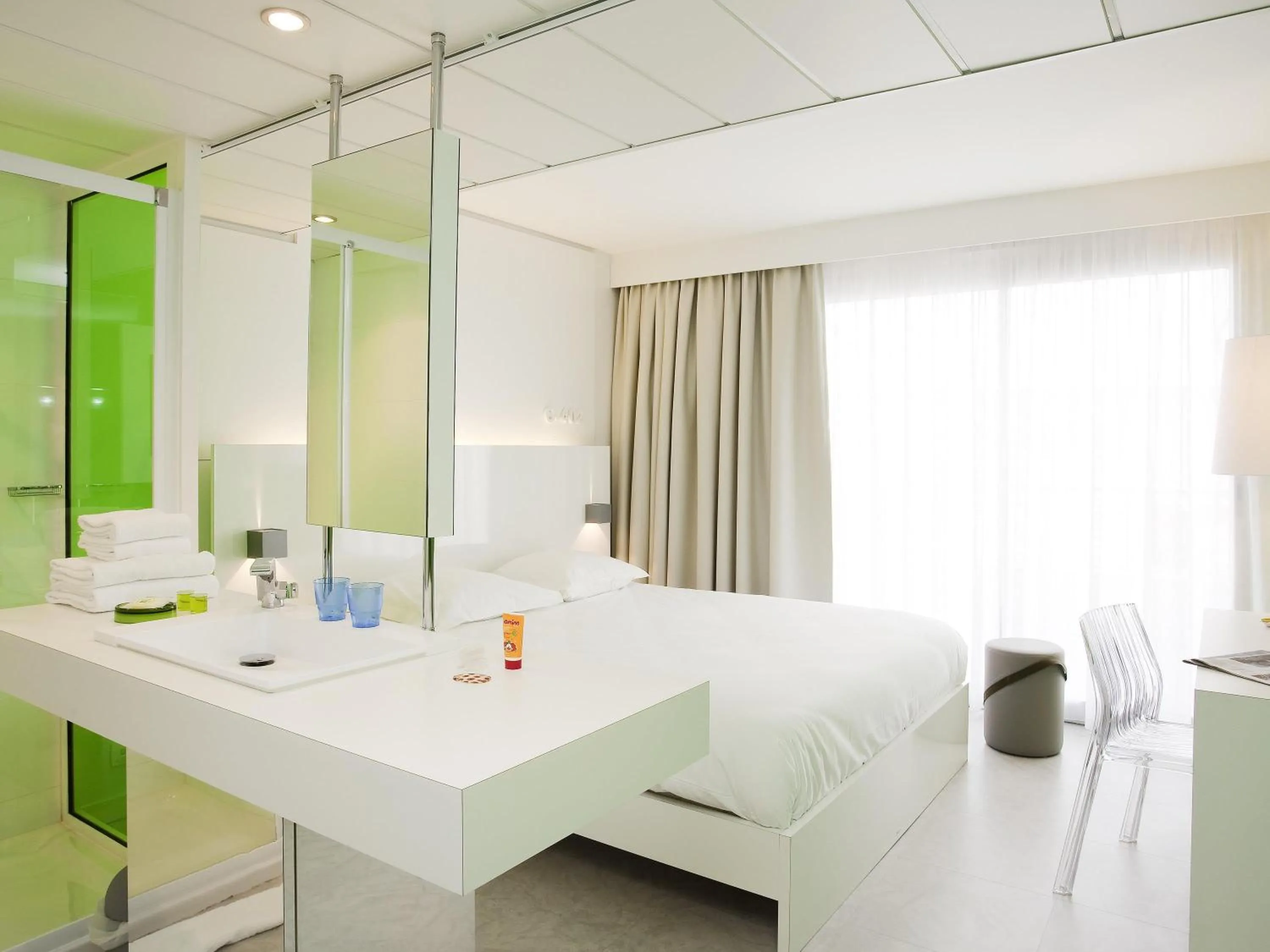 Bedroom, Bed in Ibis Styles Menton Centre