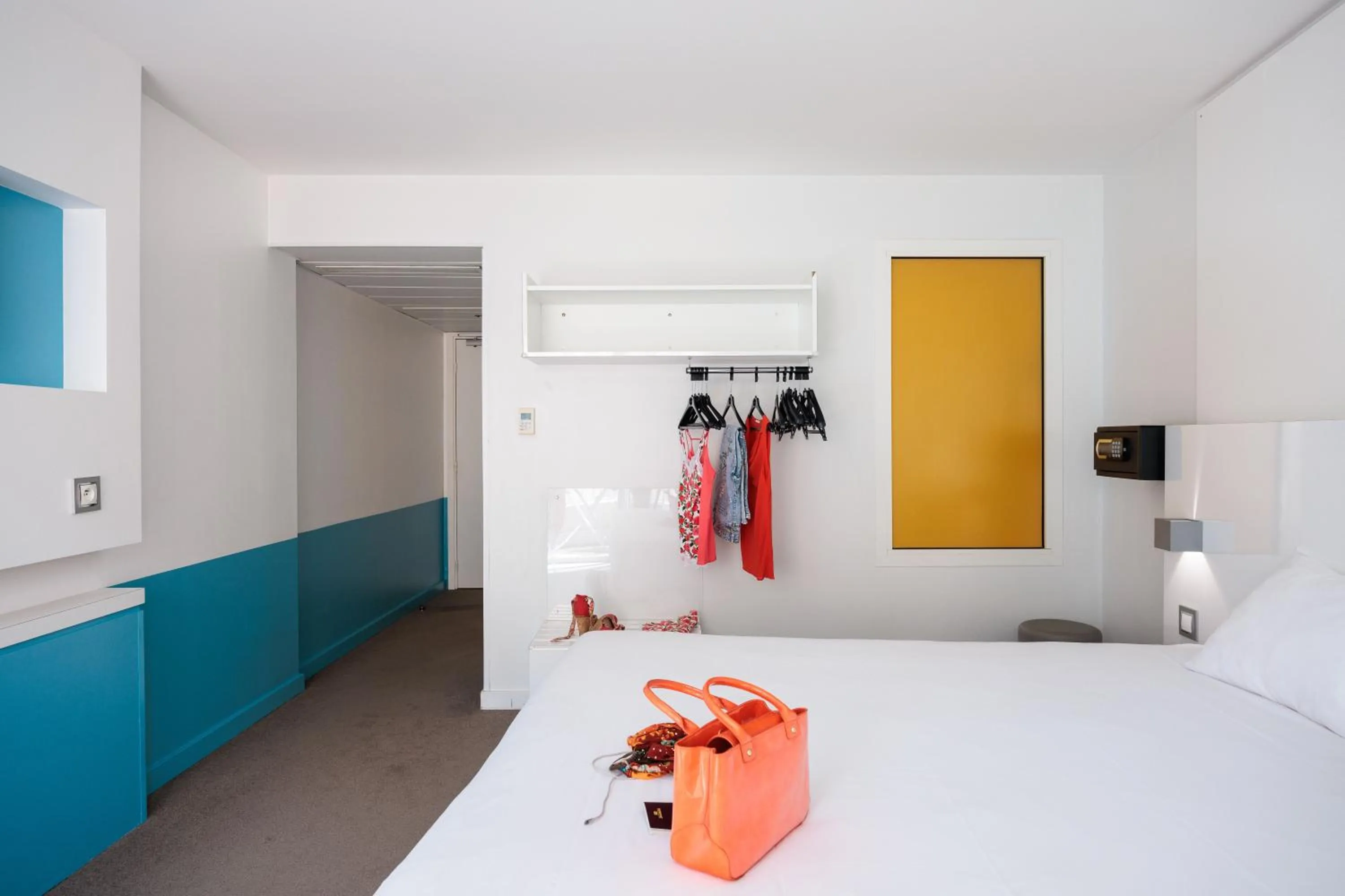 Bedroom, Bed in Ibis Styles Menton Centre