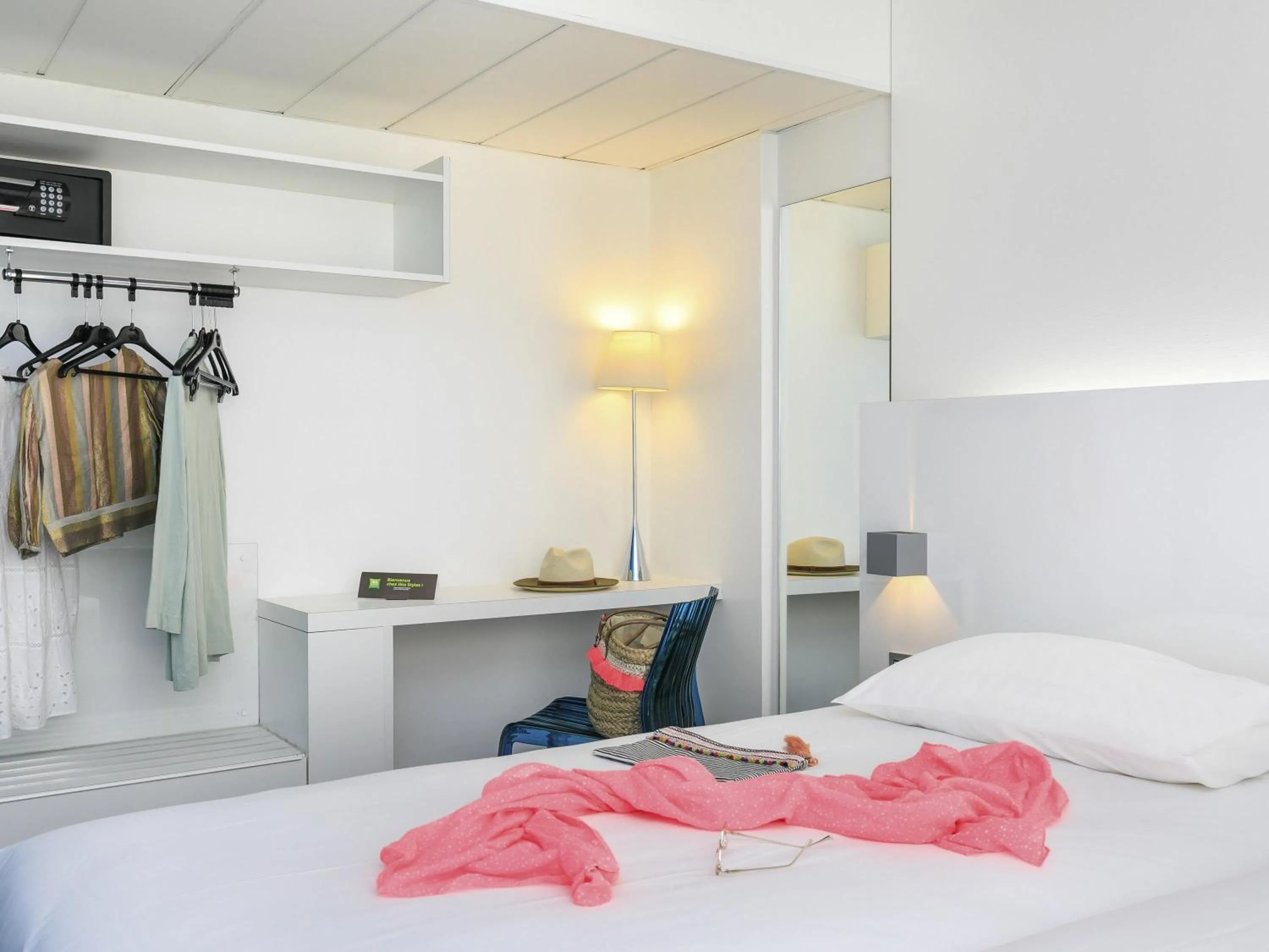 Bedroom, Bed in Ibis Styles Menton Centre