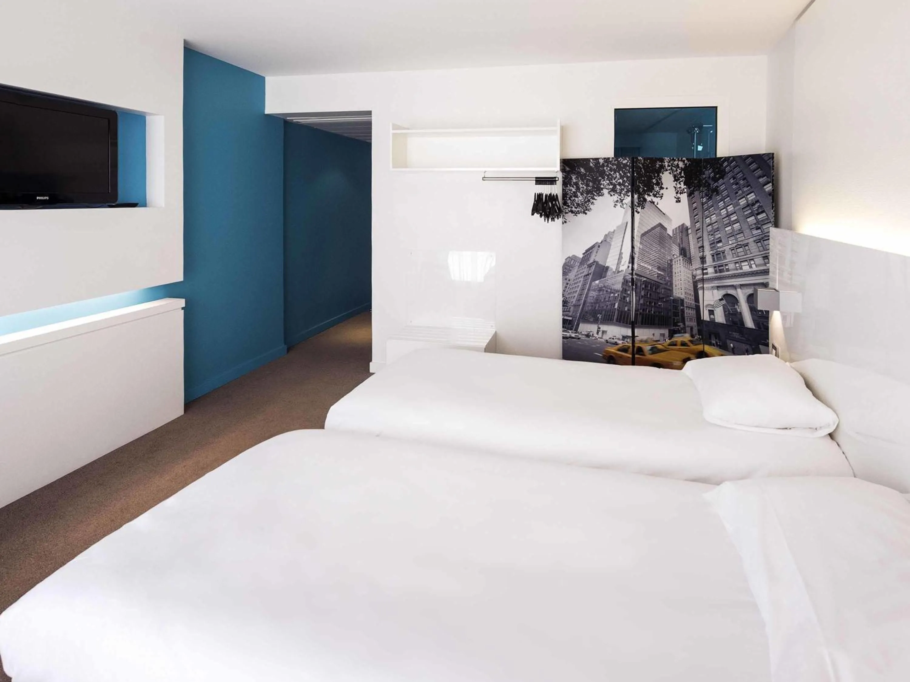 Bedroom, Bed in Ibis Styles Menton Centre
