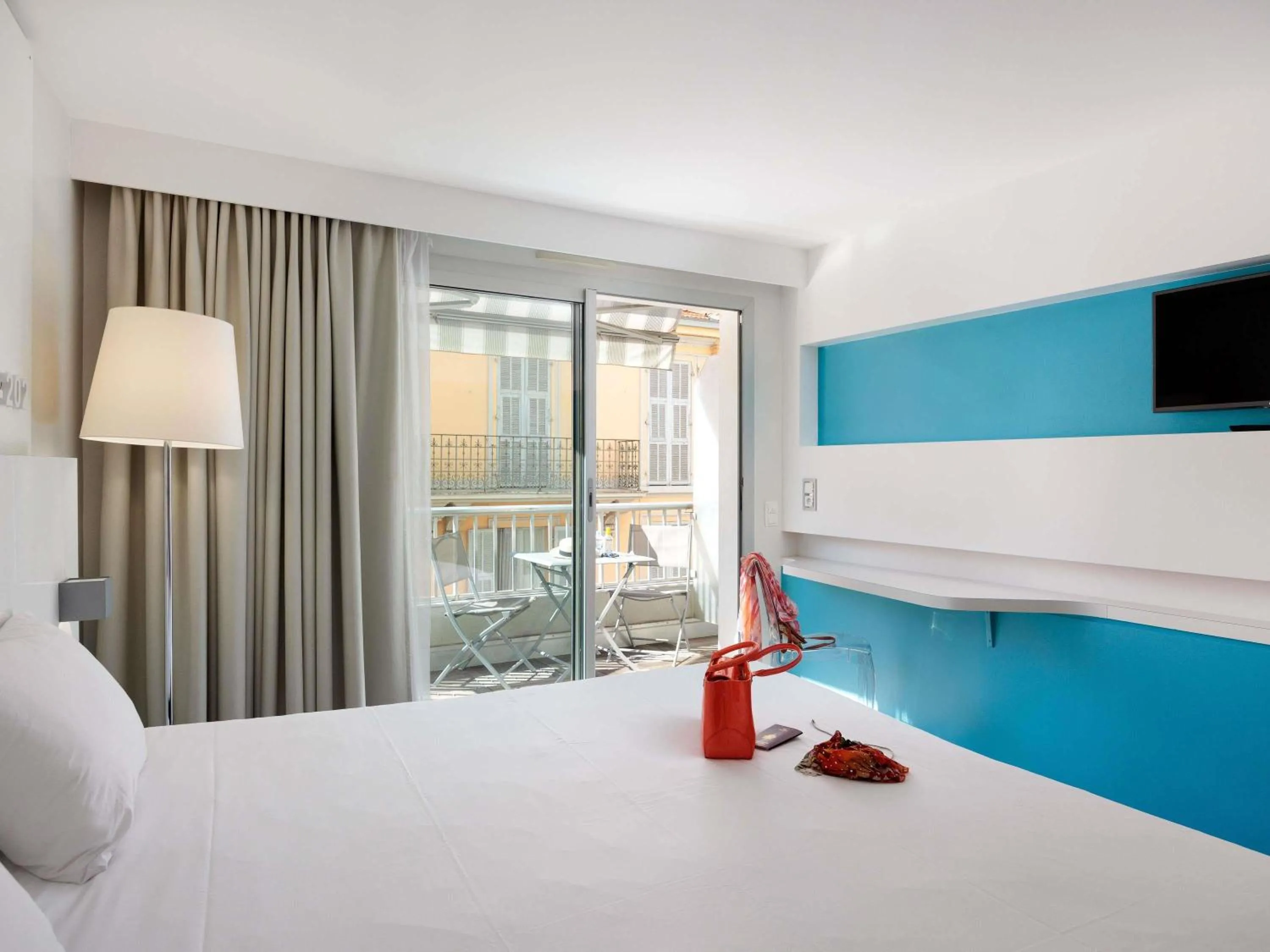 Bedroom, Bed in Ibis Styles Menton Centre