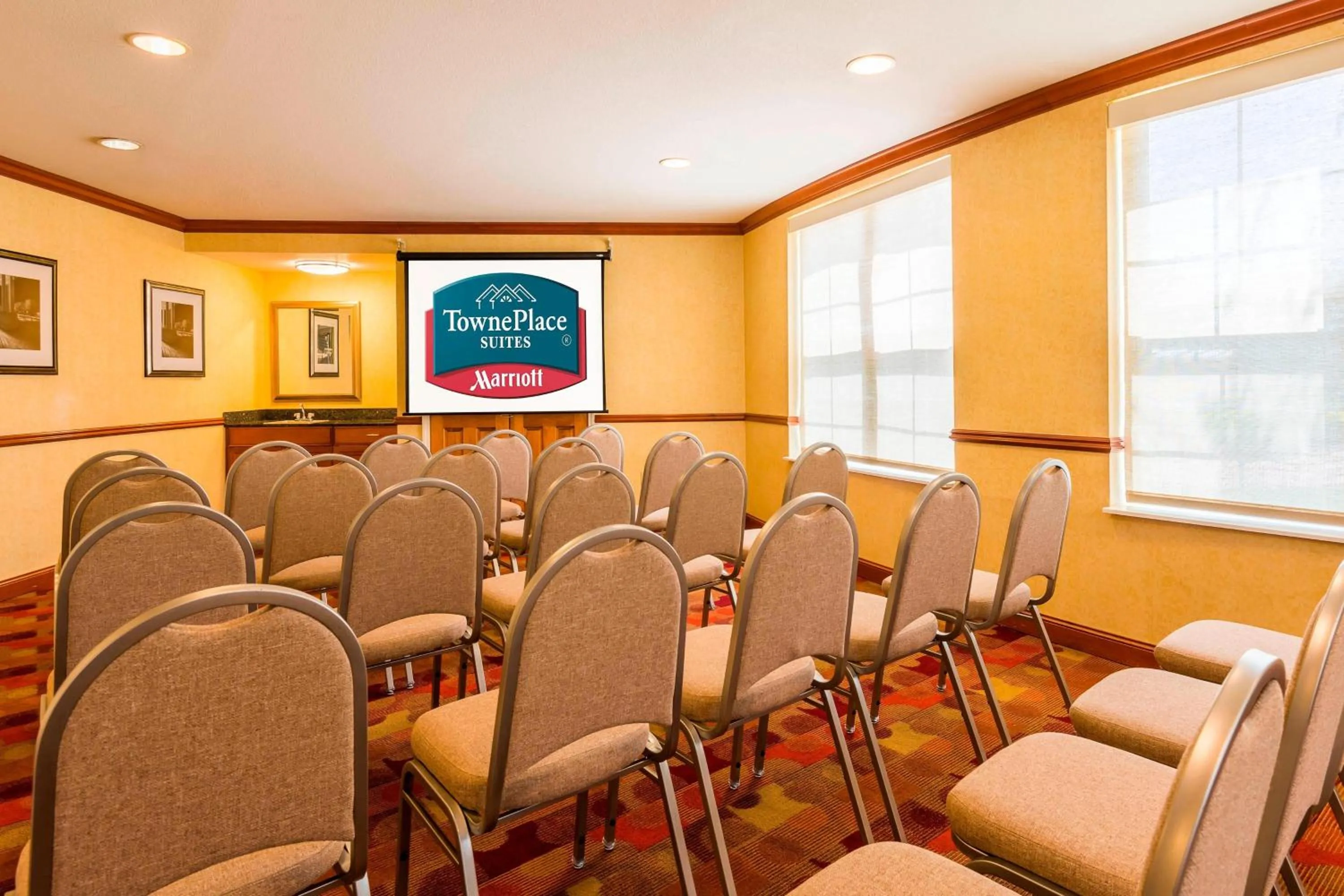 Meeting/conference room in TownePlace Suites by Marriott Springfield
